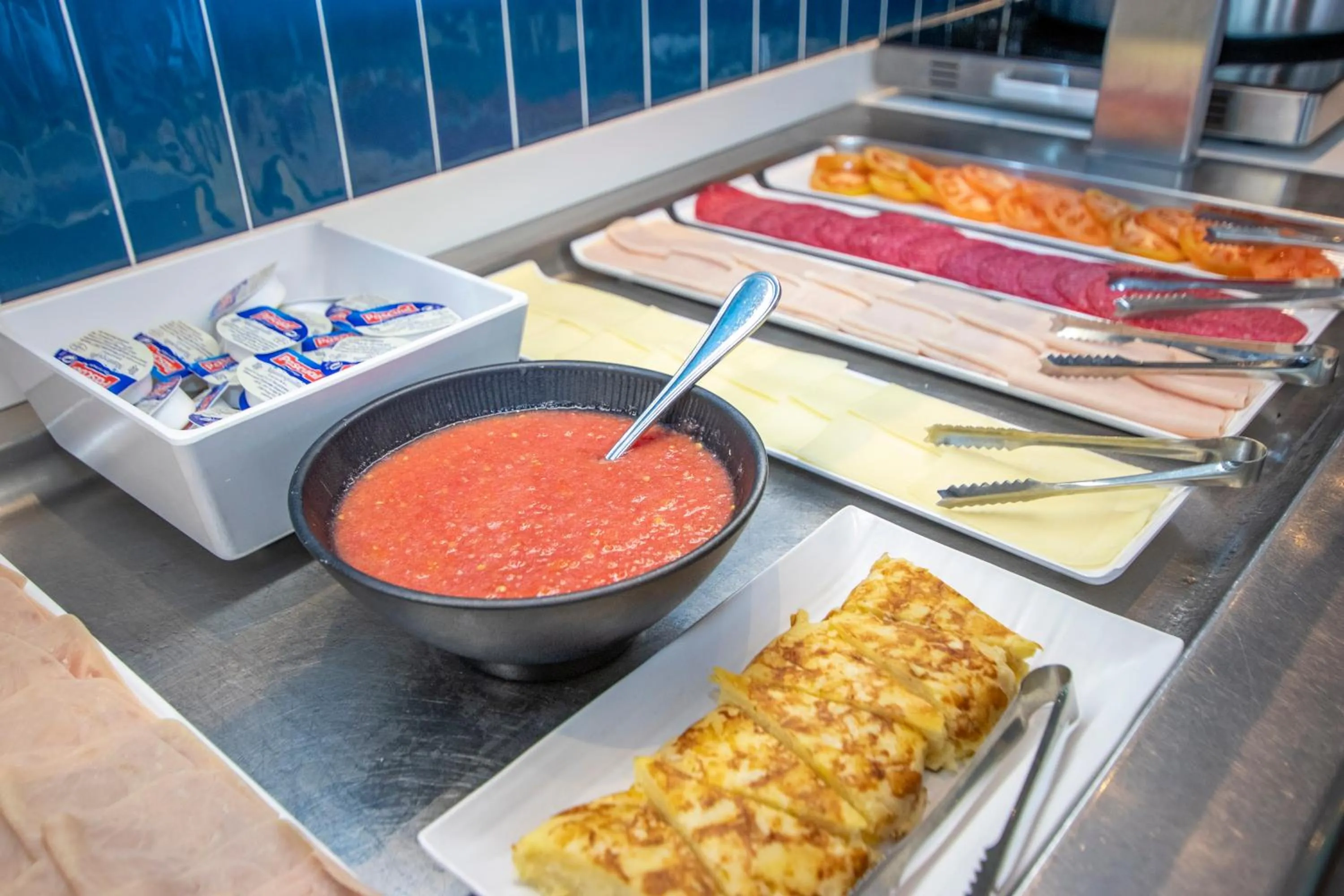 Buffet breakfast in Travelodge Madrid Alcalá de Henares