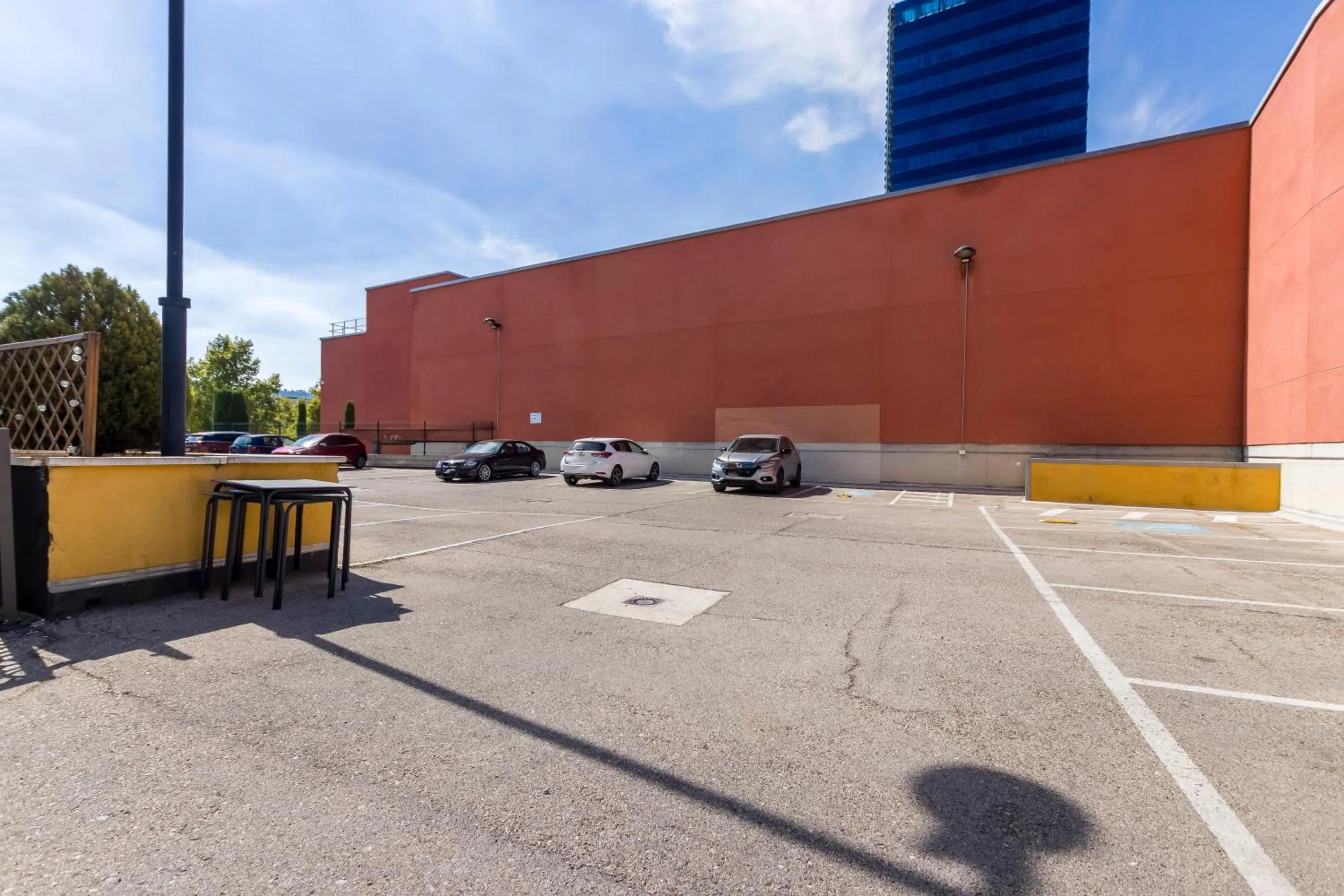 Parking in Travelodge Madrid Alcalá de Henares