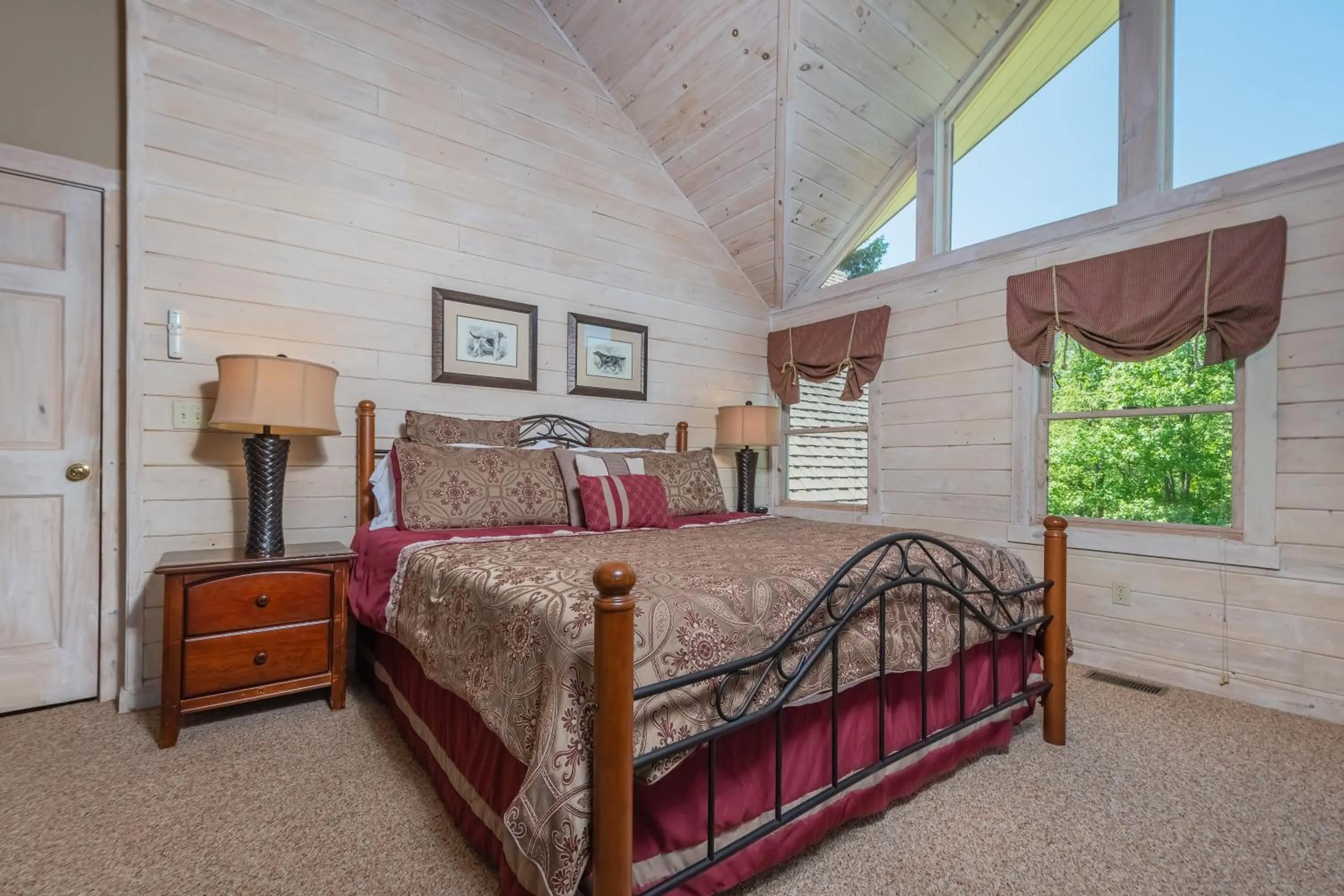 Property building, Bed in Mallard Landing
