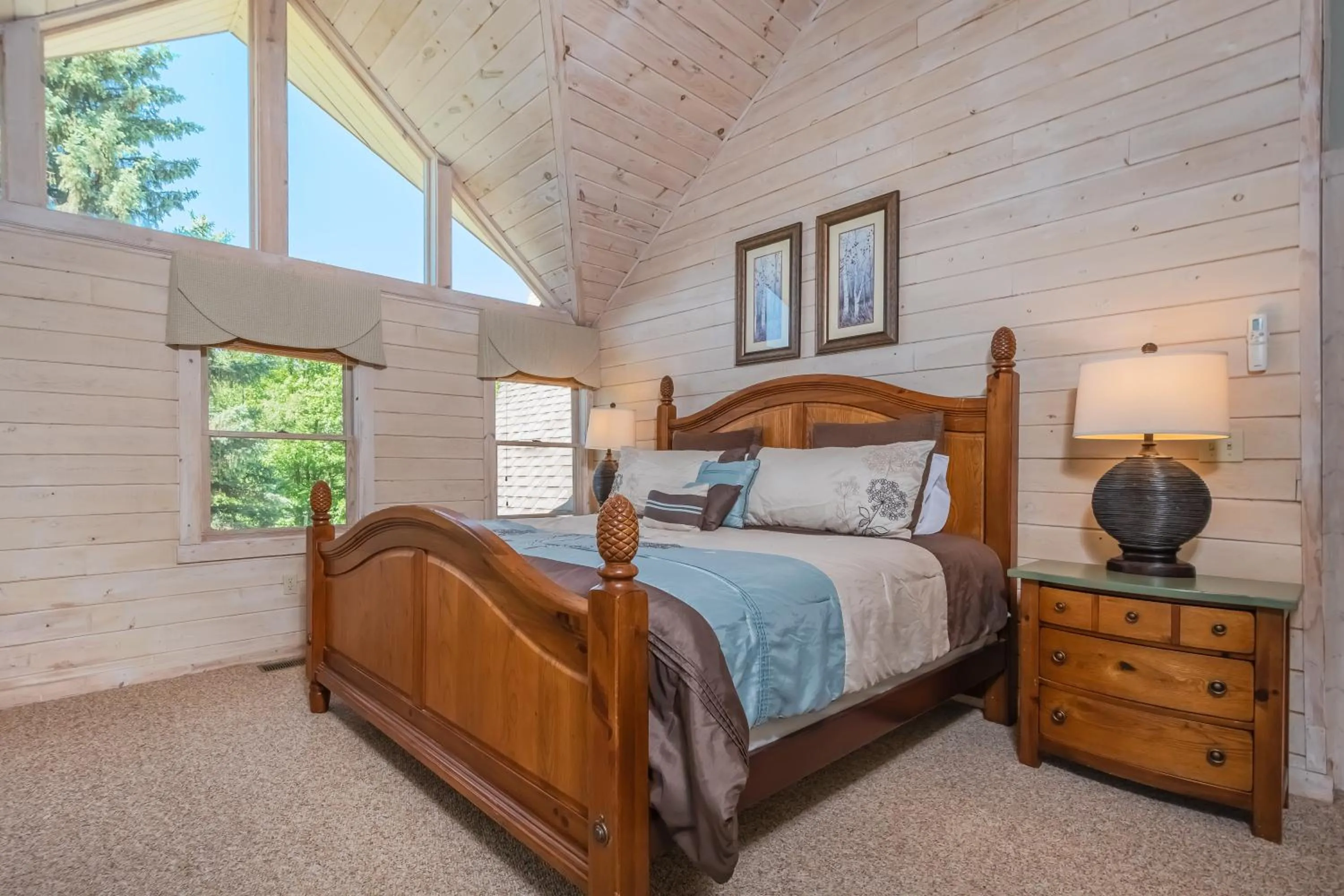 Property building, Bed in Mallard Landing