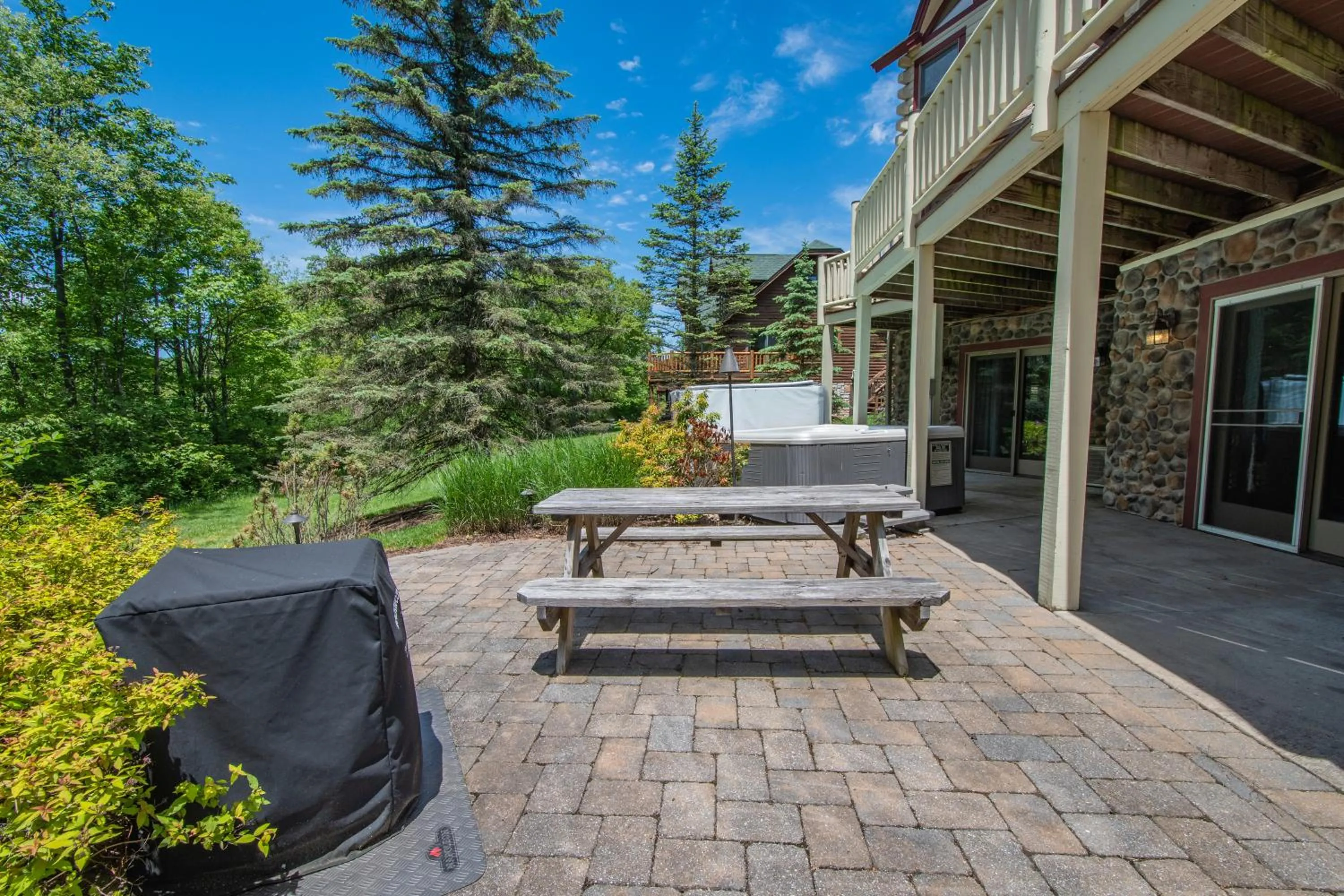 Property building in Mallard Landing