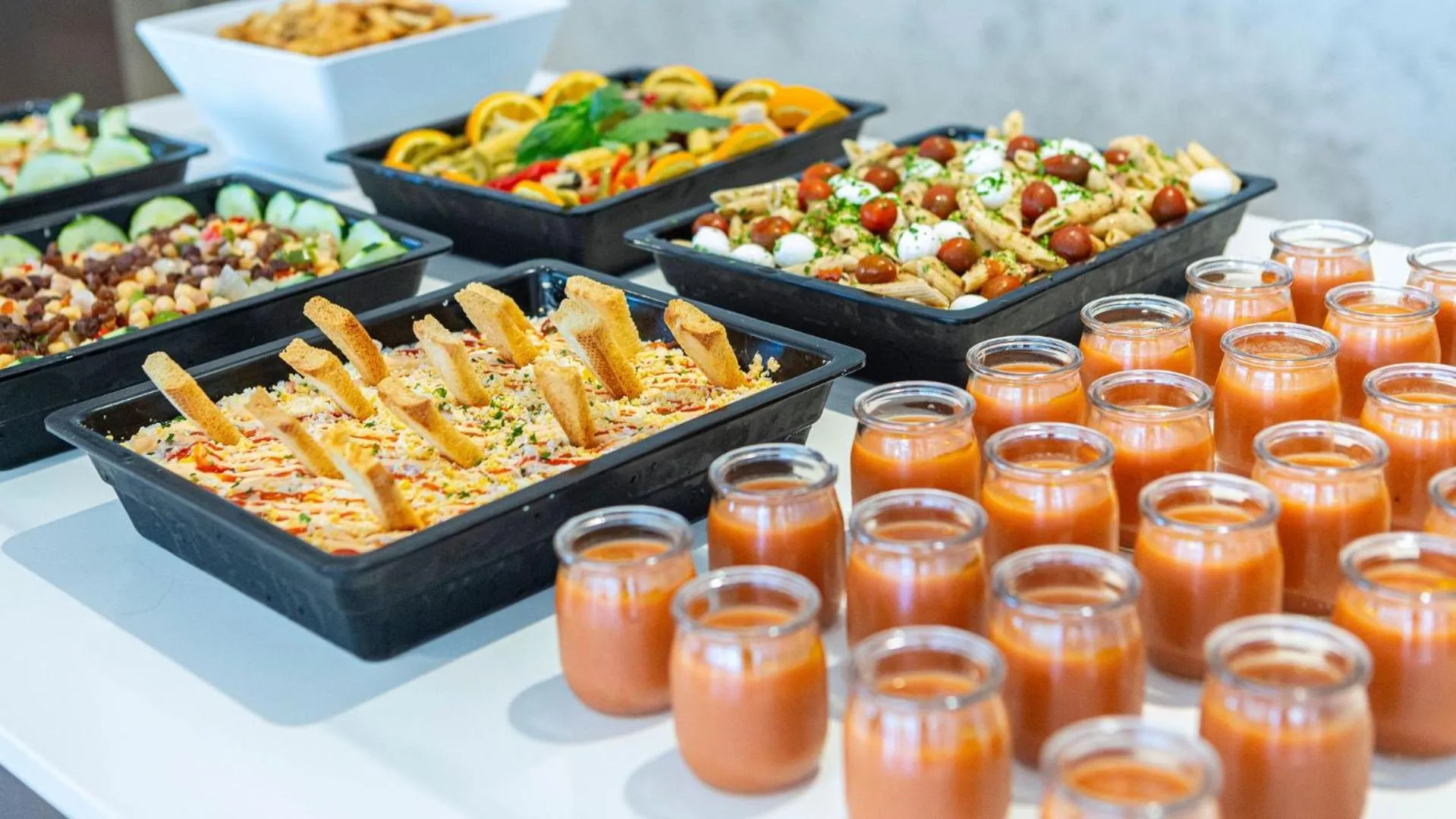 Restaurant/places to eat in Medplaya Hotel Santa Monica