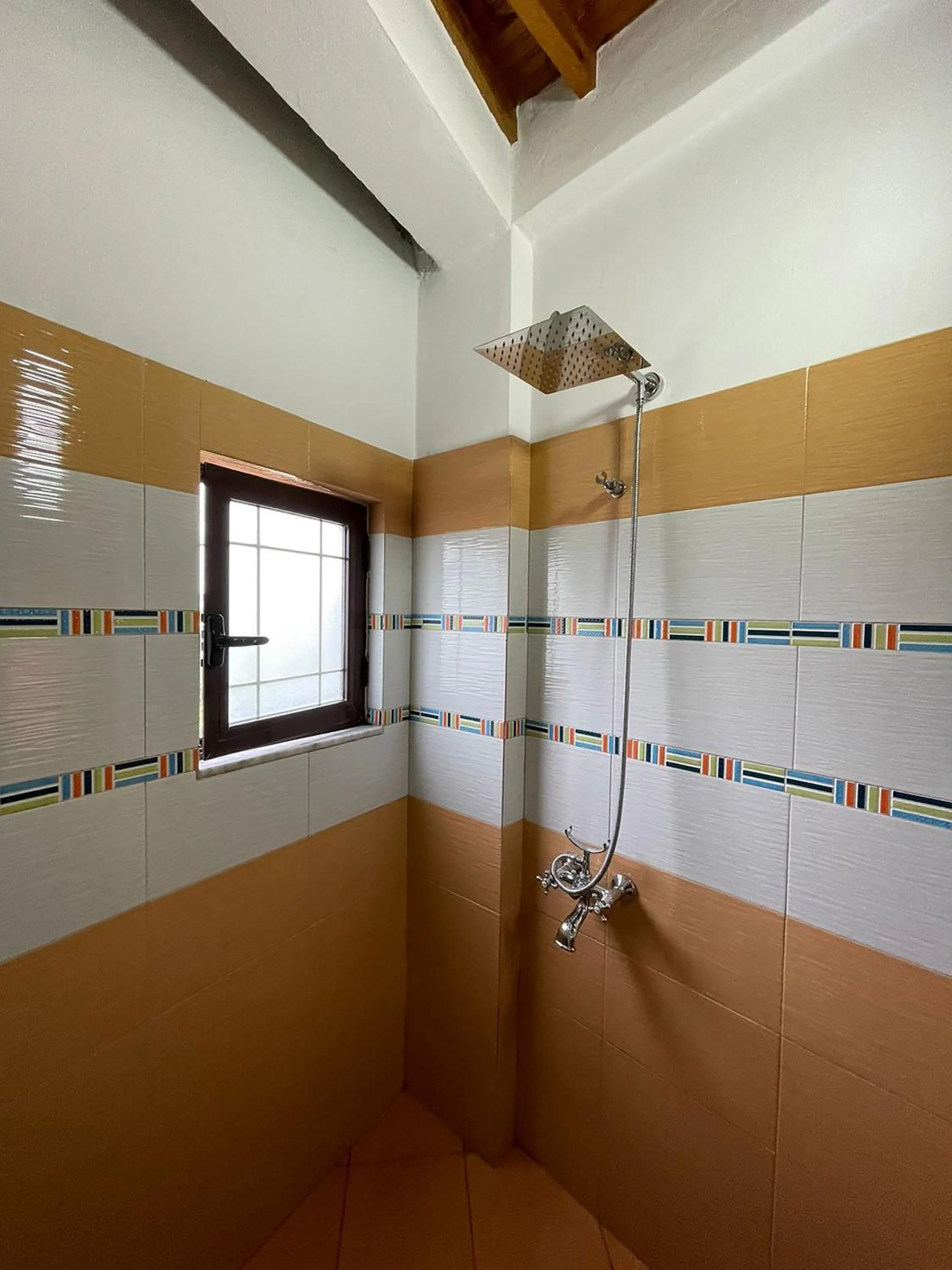 Shower in Vila Arial