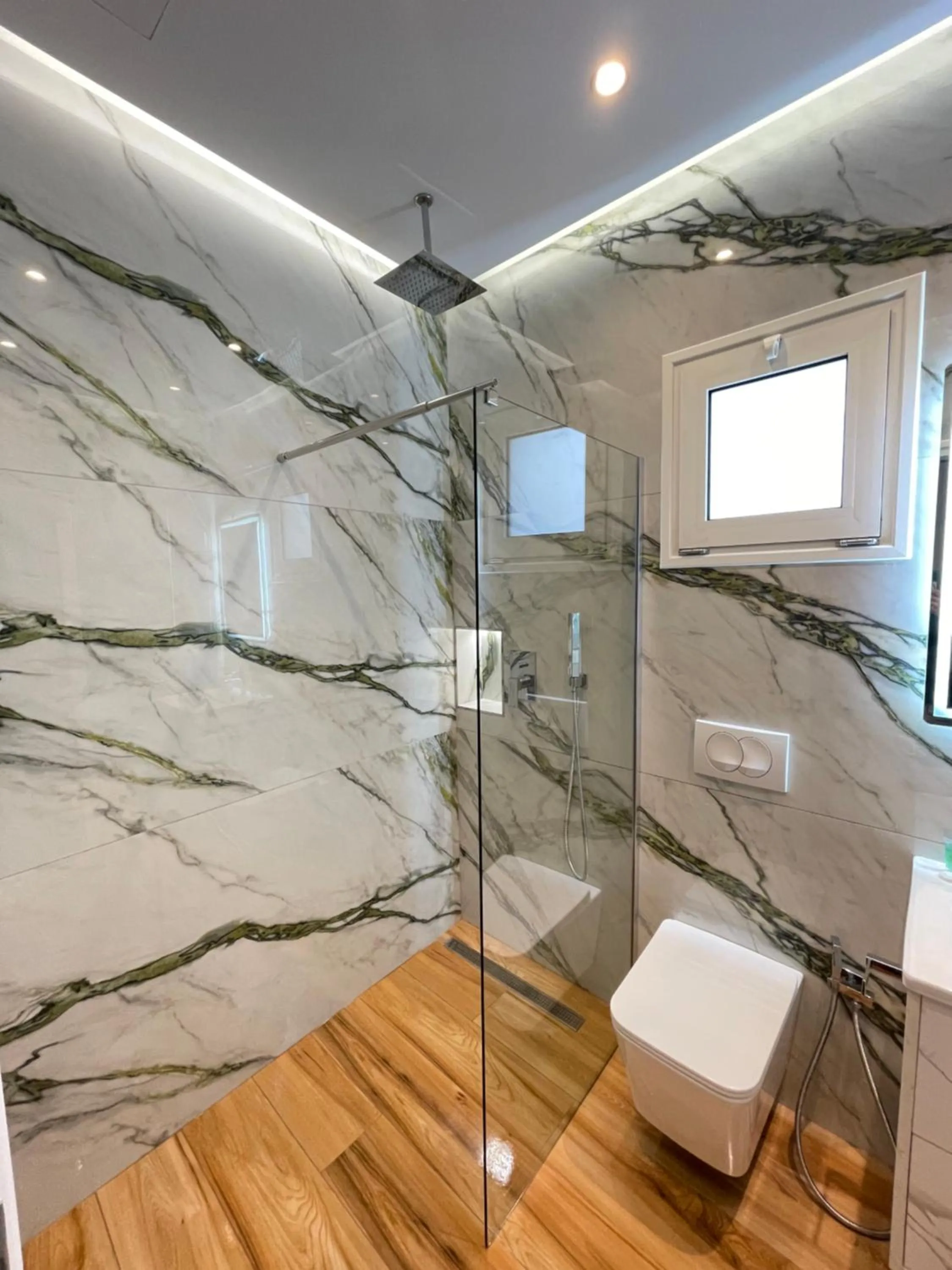 Shower in Vila Arial