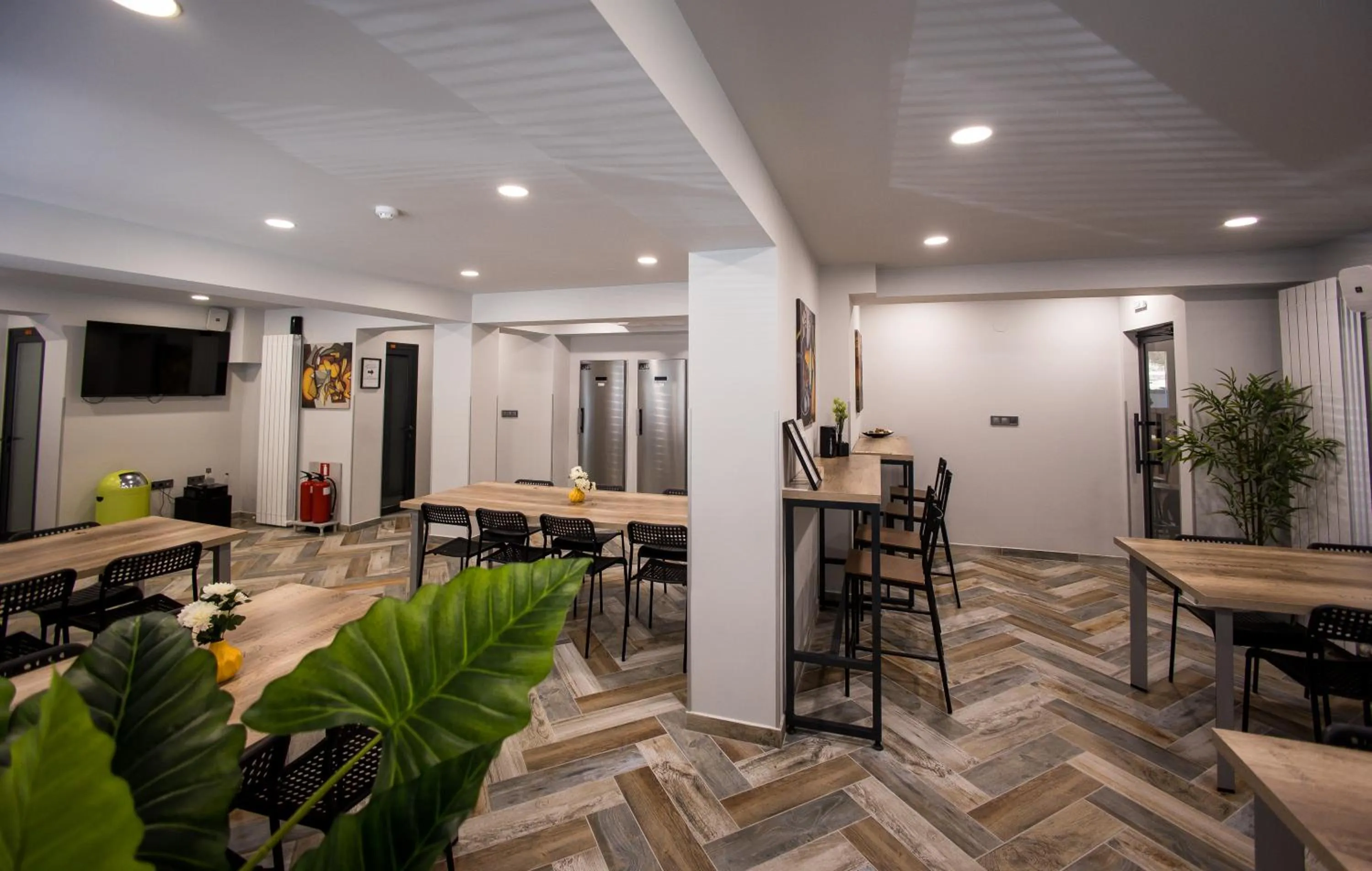 Restaurant/places to eat in DORM BG pet-friendly Aparthotel