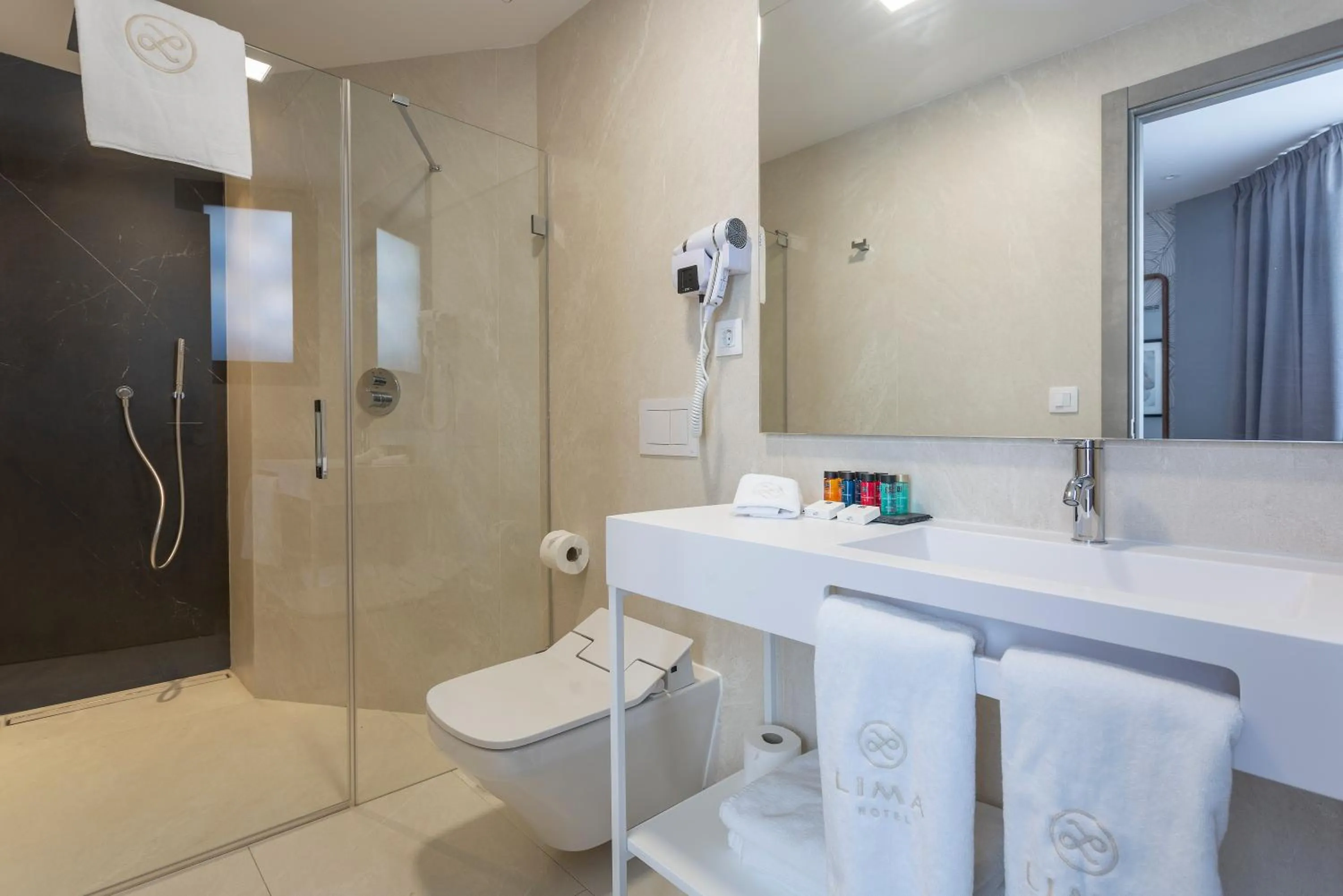 Bathroom in Hotel Lima - Adults Recommended