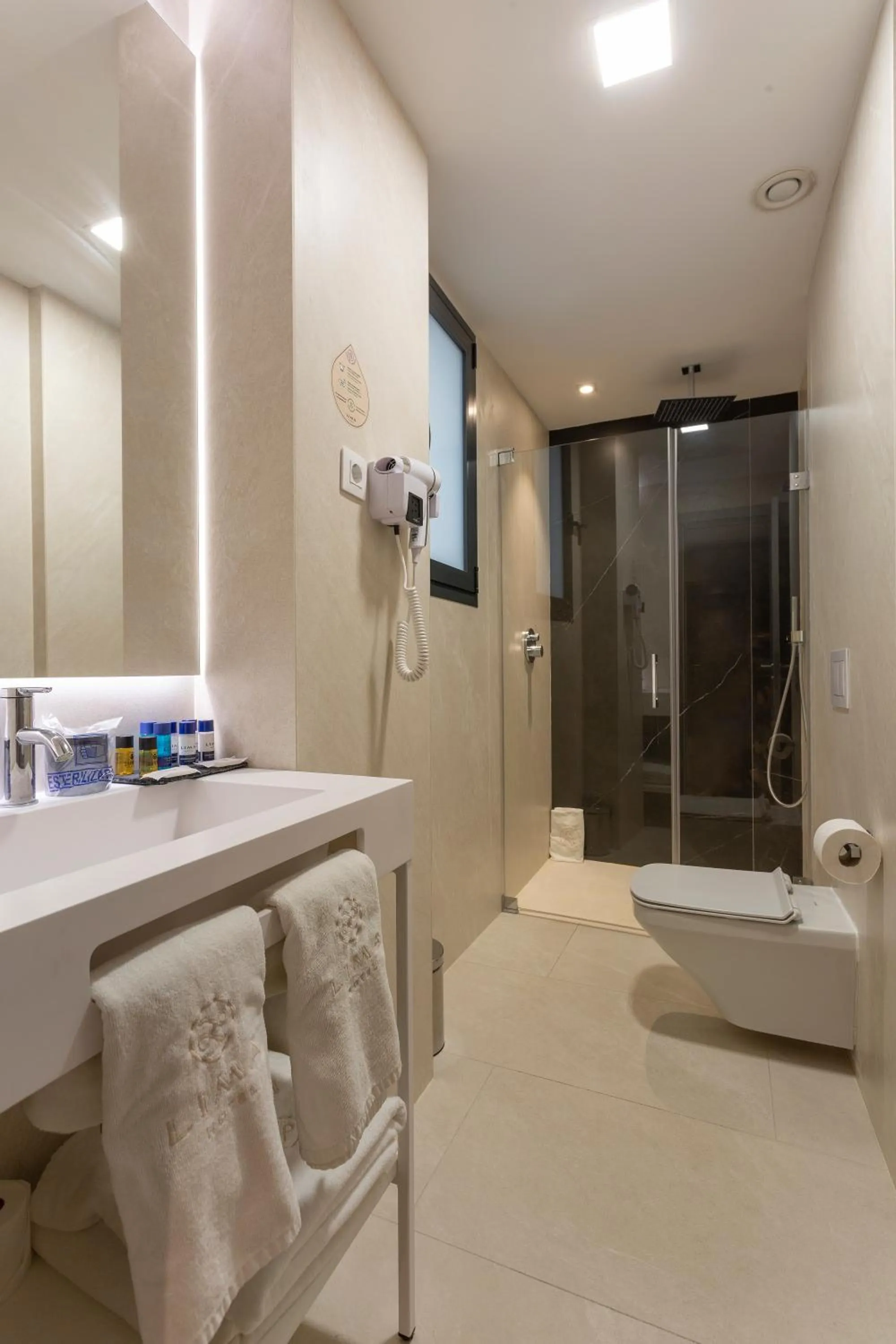 Bathroom in Hotel Lima - Adults Recommended