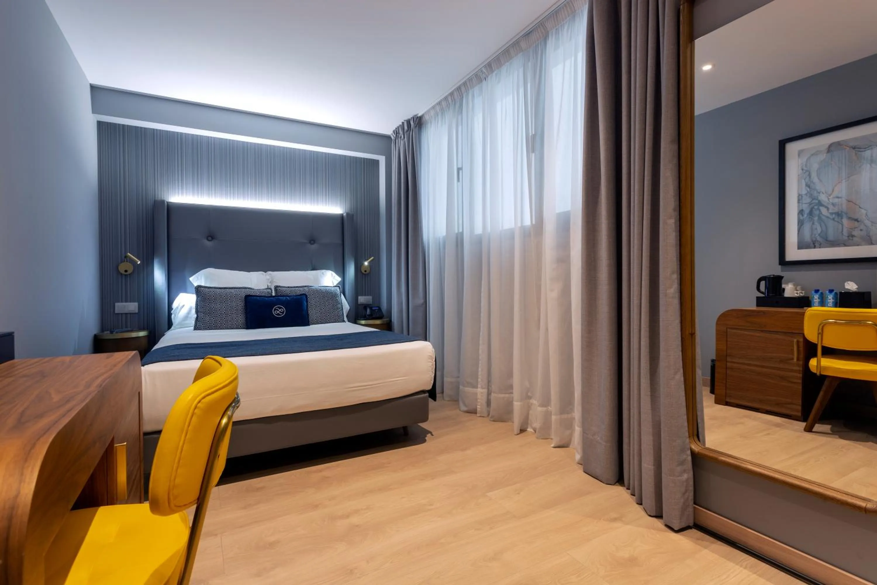 Bed in Hotel Lima - Adults Recommended