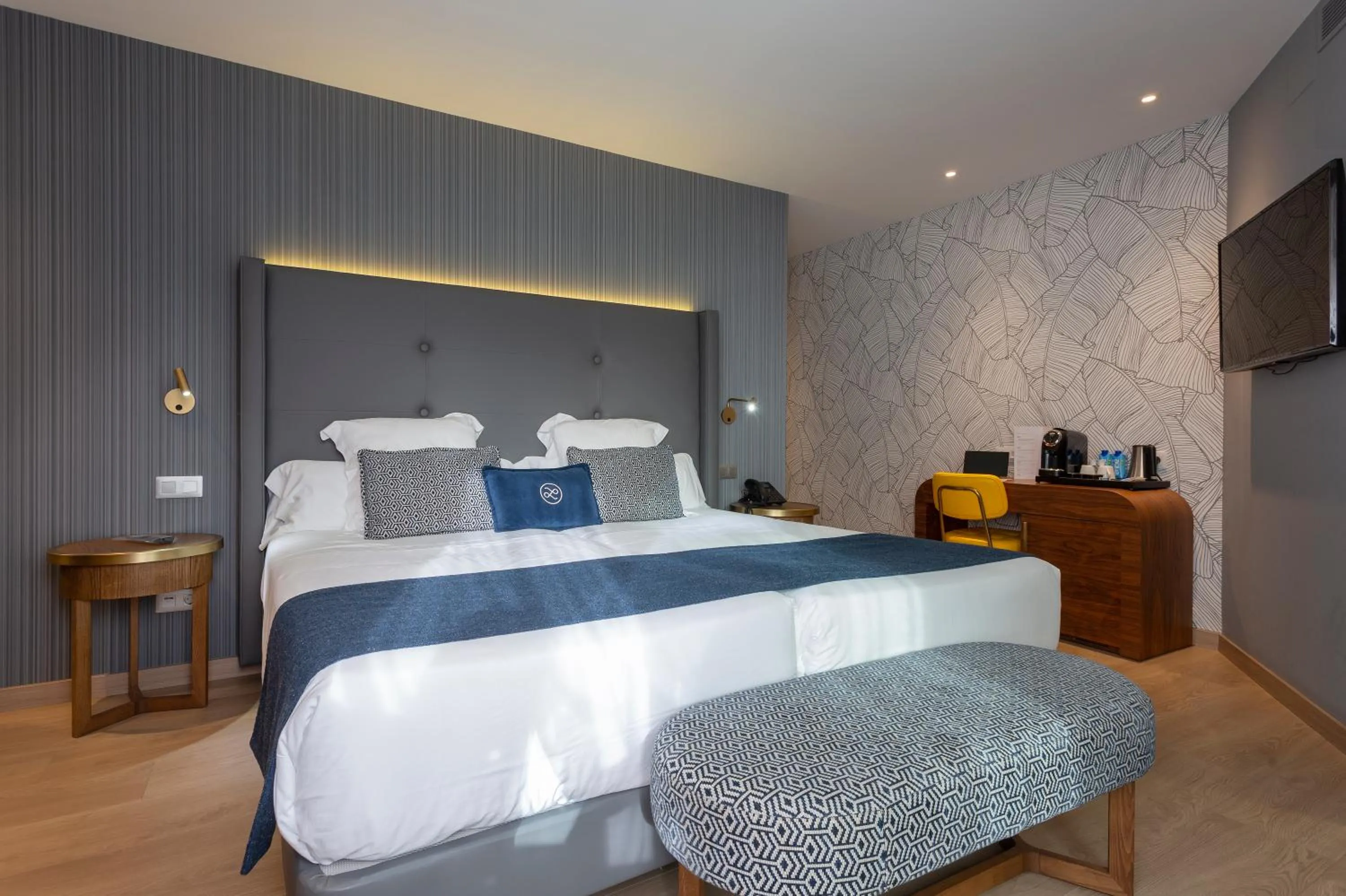 Bed in Hotel Lima - Adults Recommended