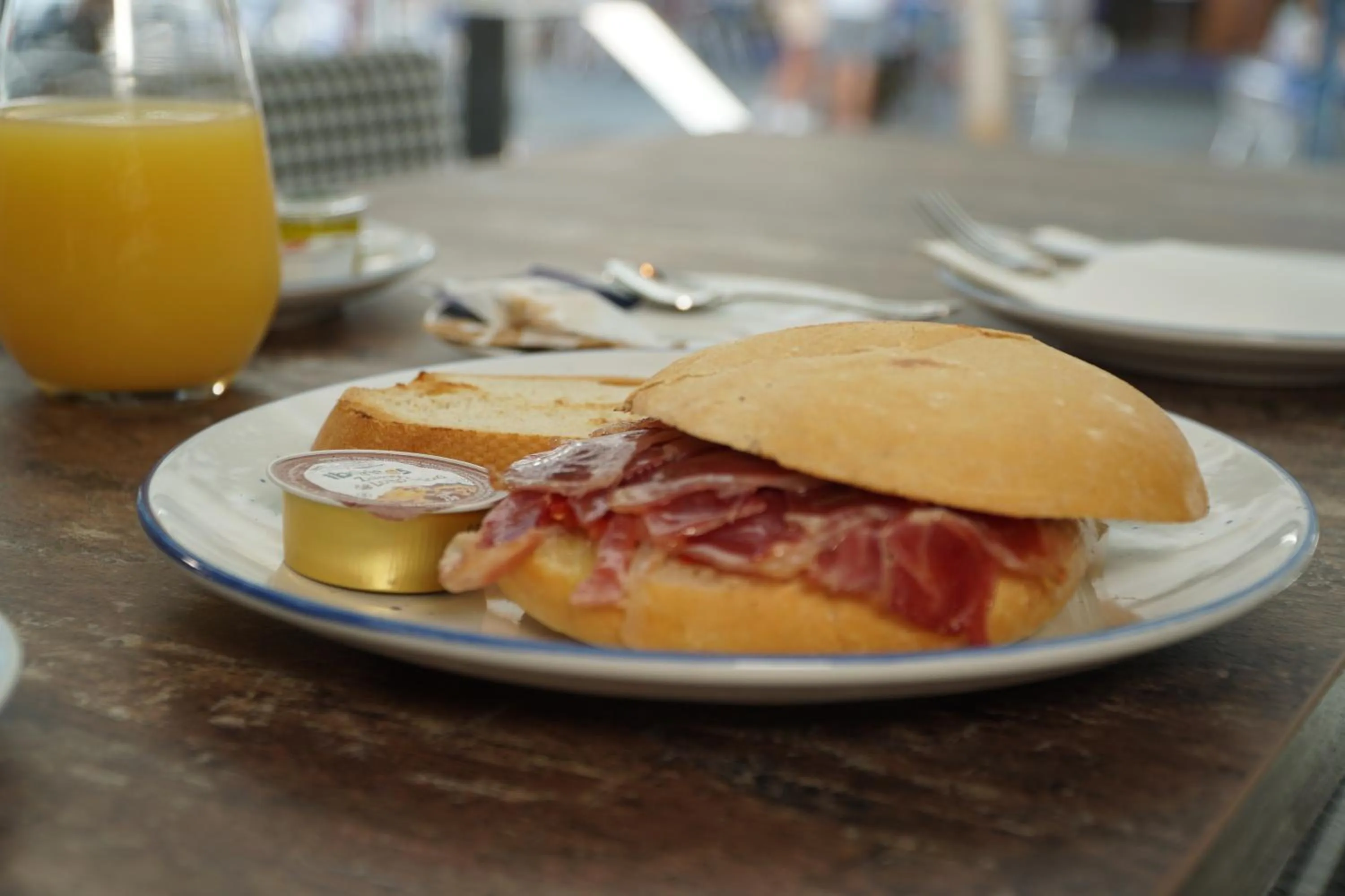 Breakfast in Hotel Lima - Adults Recommended