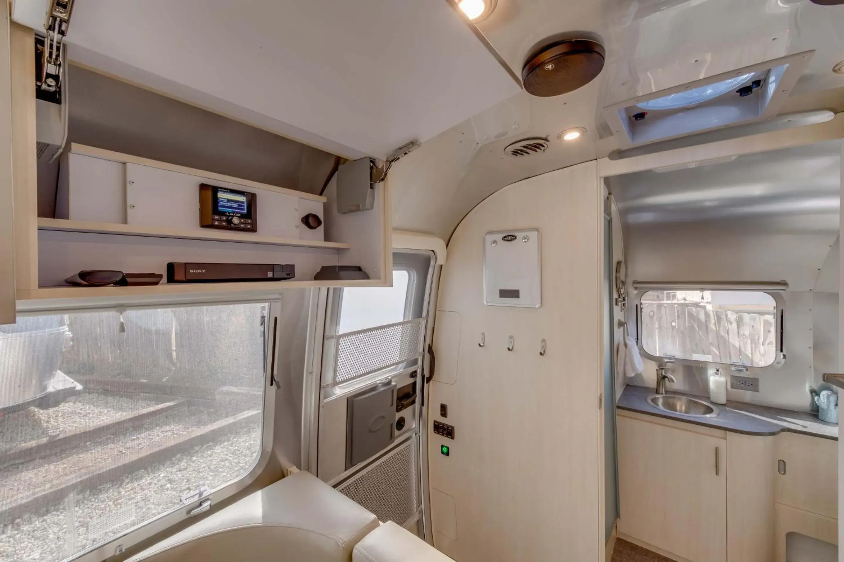 Airstream 23' in Taos Motor Lodge Airstream 23' in Taos Motor Lodge