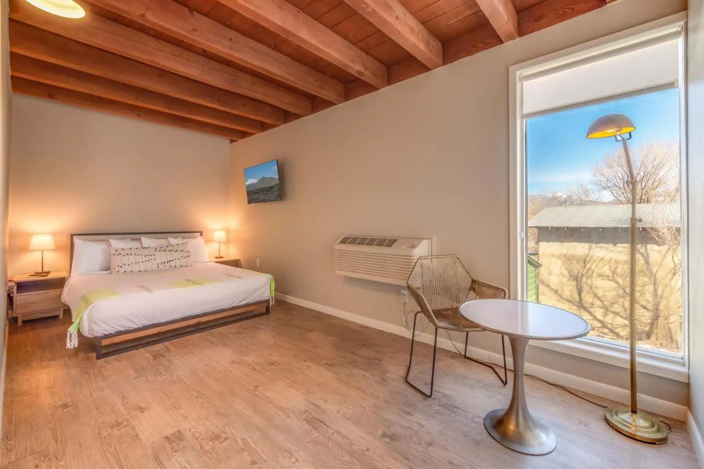 Bedroom, Bed in Taos Motor Lodge