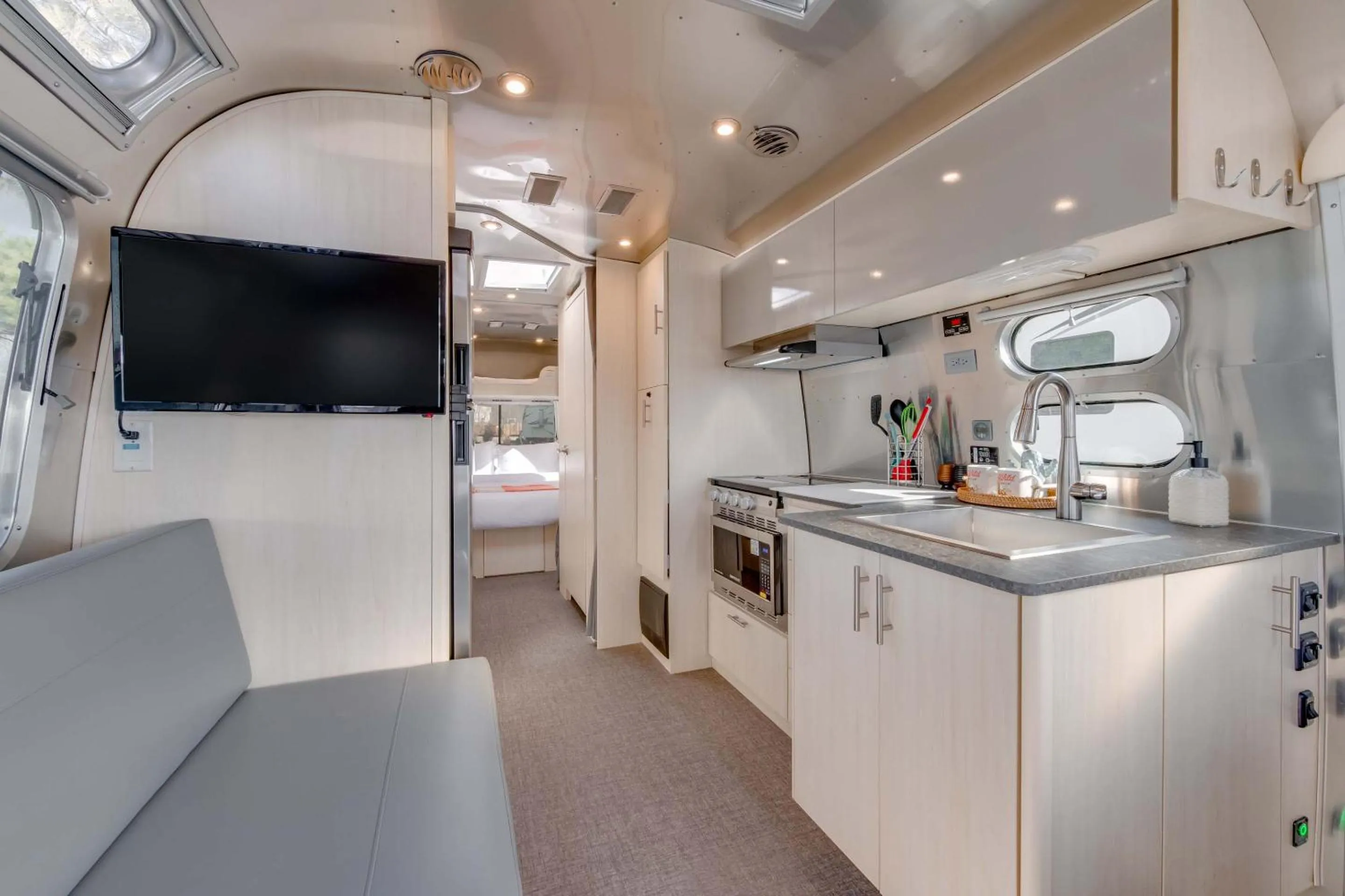 Kitchen or kitchenette in Taos Motor Lodge