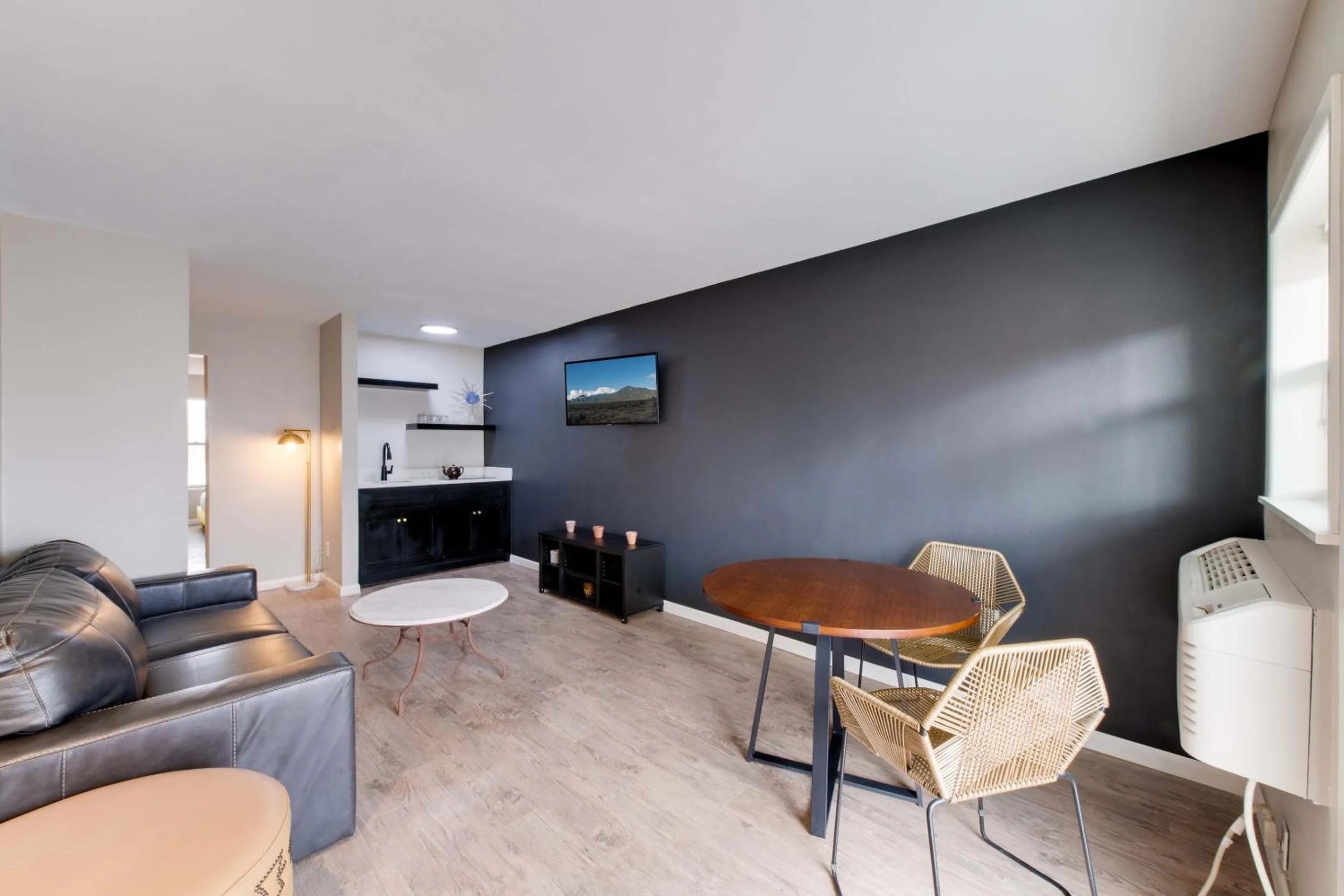 Seating area in Taos Motor Lodge