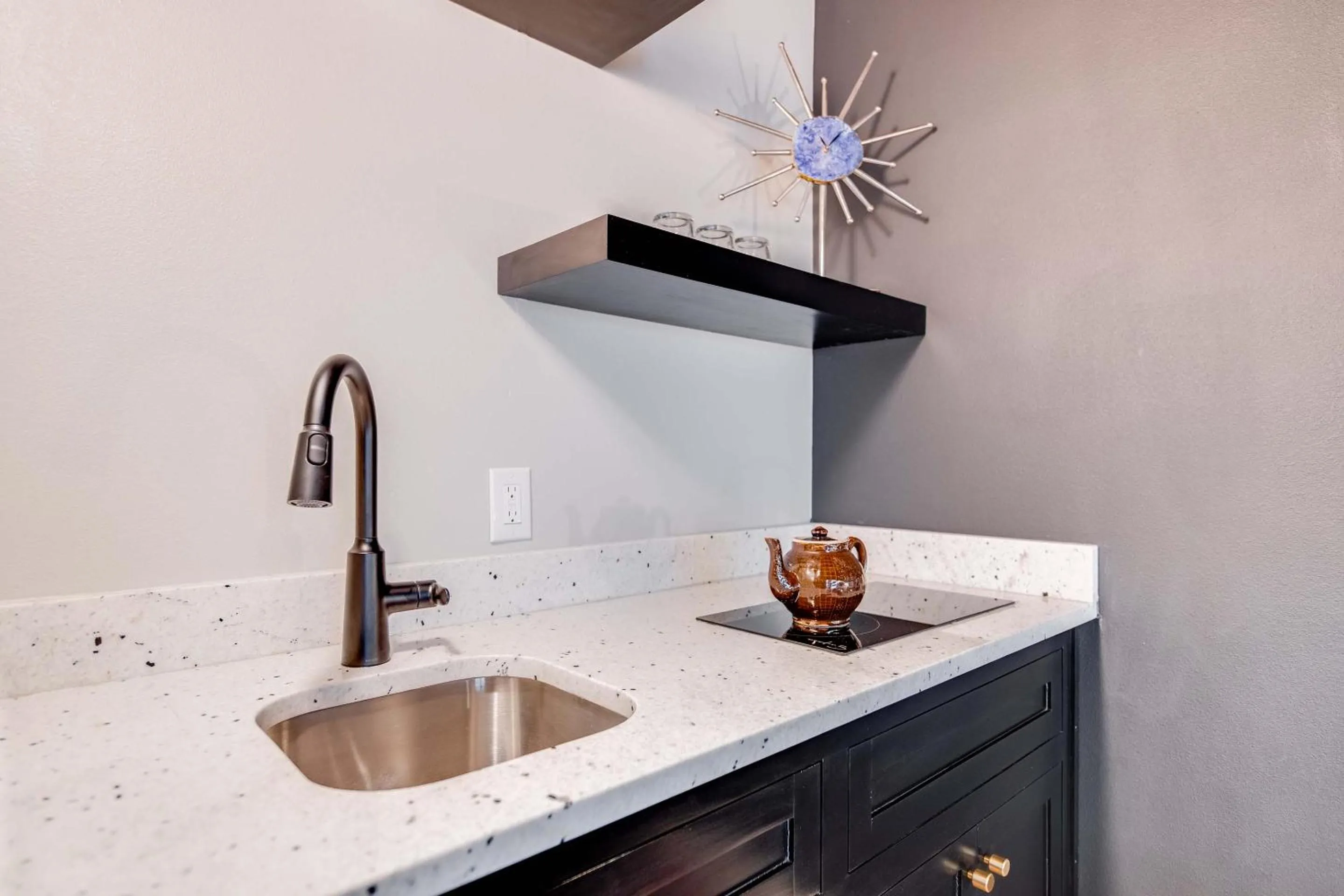 Bedroom in Taos Motor Lodge