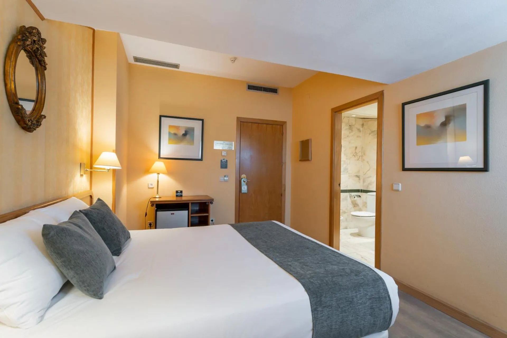 Photo of the whole room, Bed in Hotel Alda Río Tormes