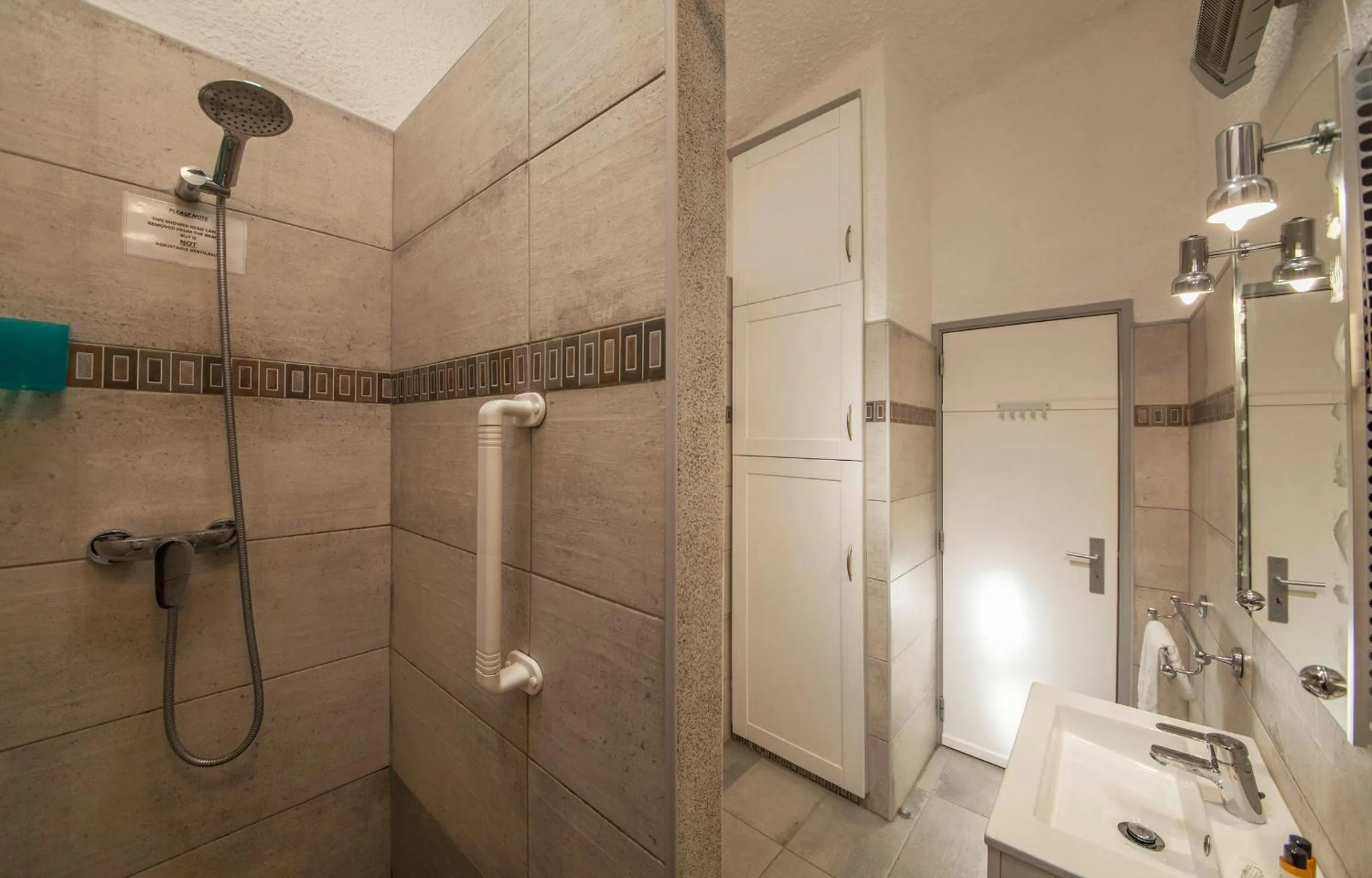 Shower in Maritime Discovery Apartment