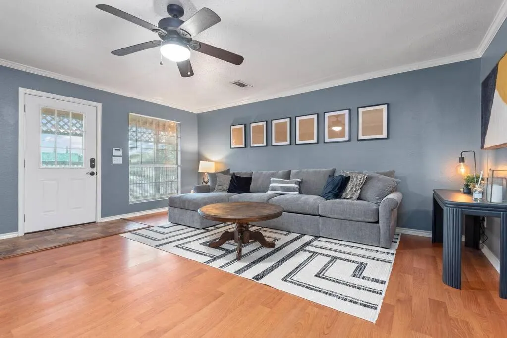 Living room in Sunnyside Retreat