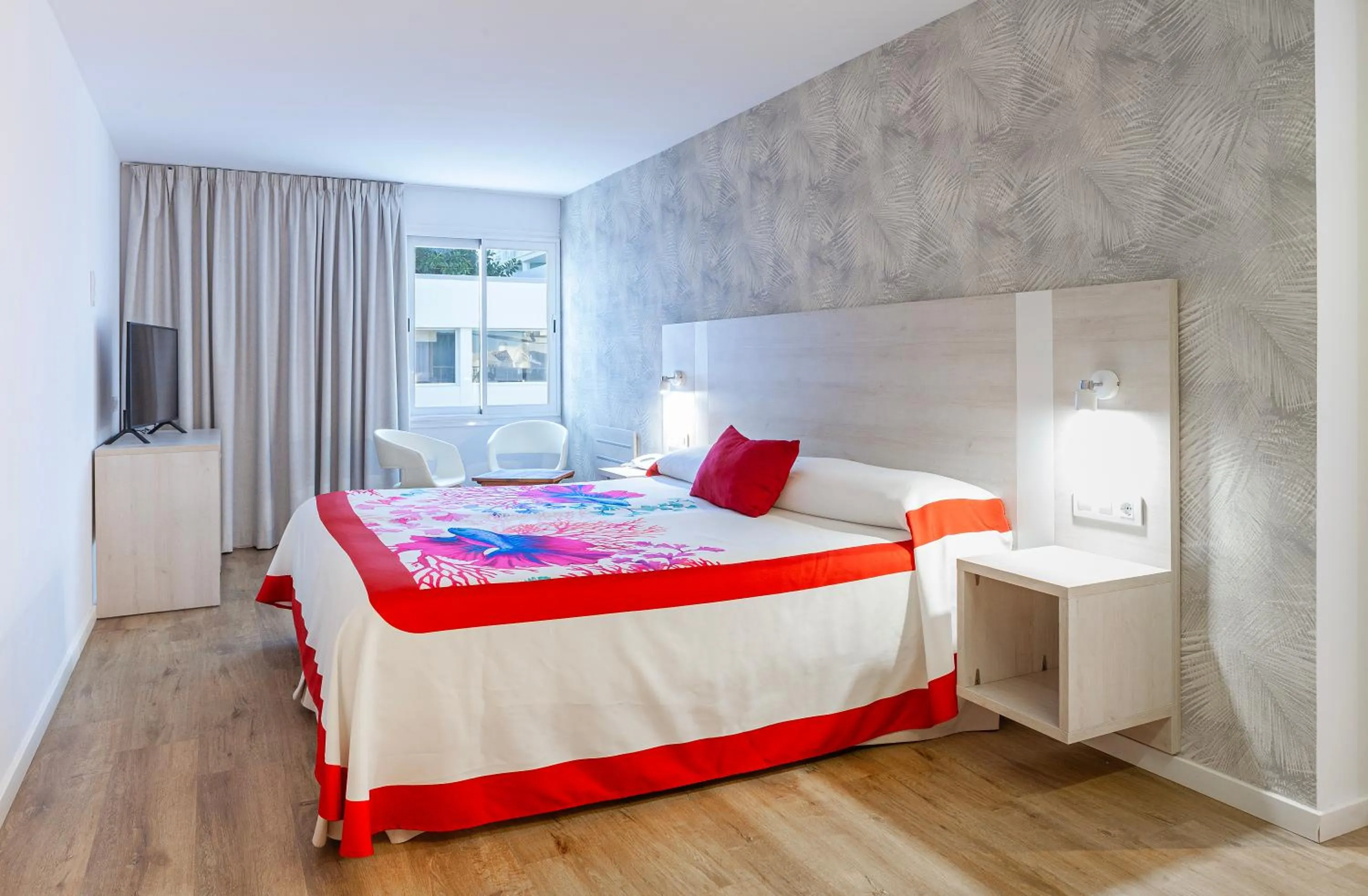 Bedroom, Bed in Hotel Alay - Adults Only Recommended