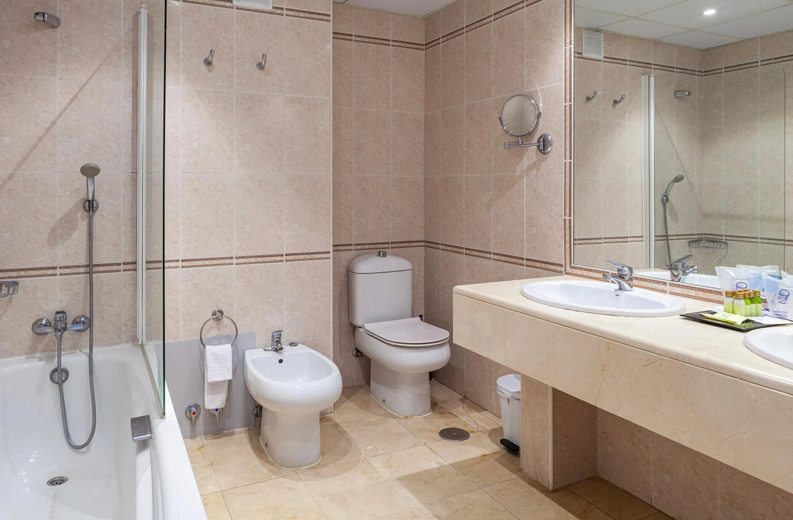 Bathroom in Hotel Alay - Adults Only Recommended