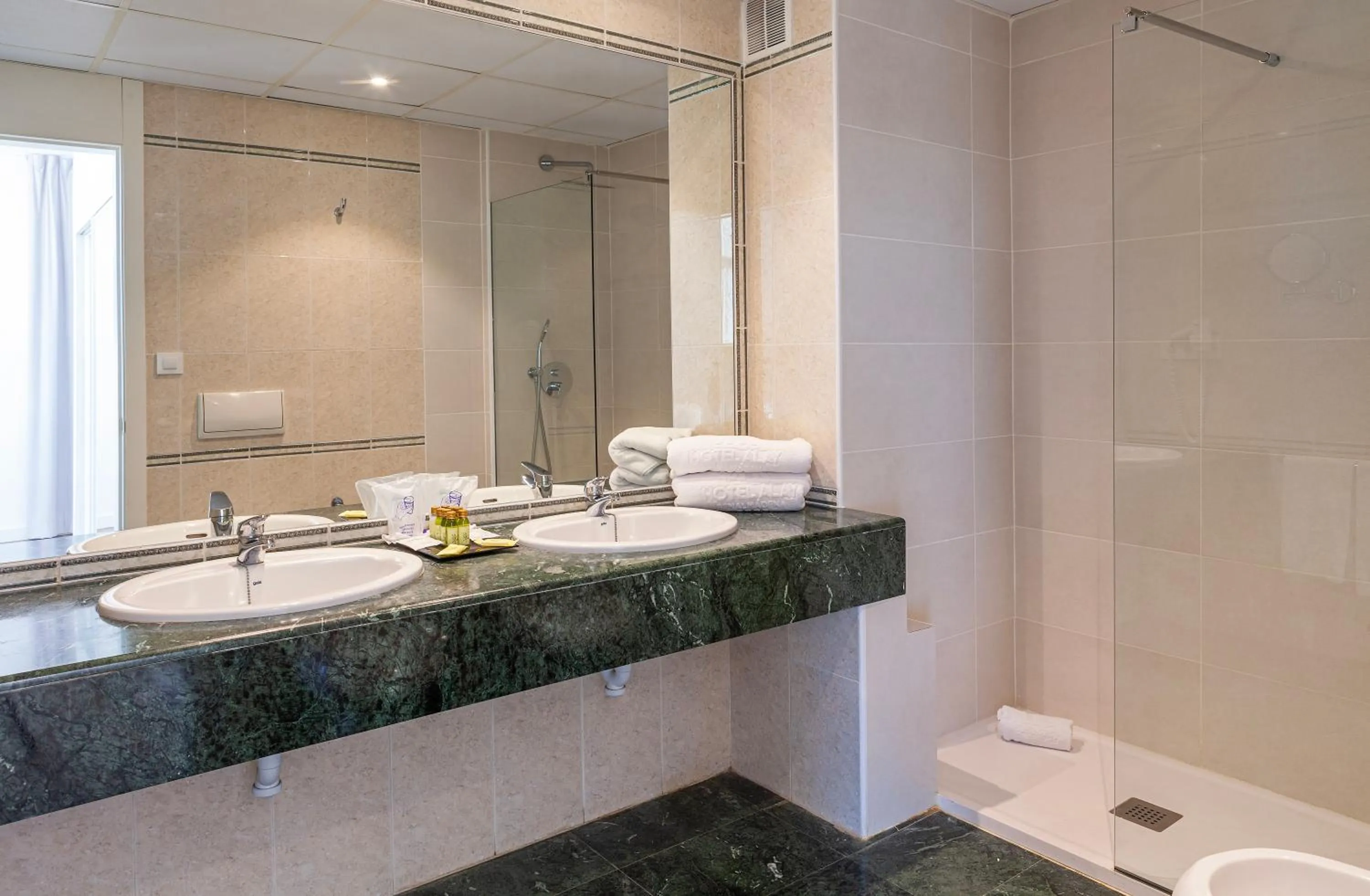 Bathroom in Hotel Alay - Adults Only Recommended