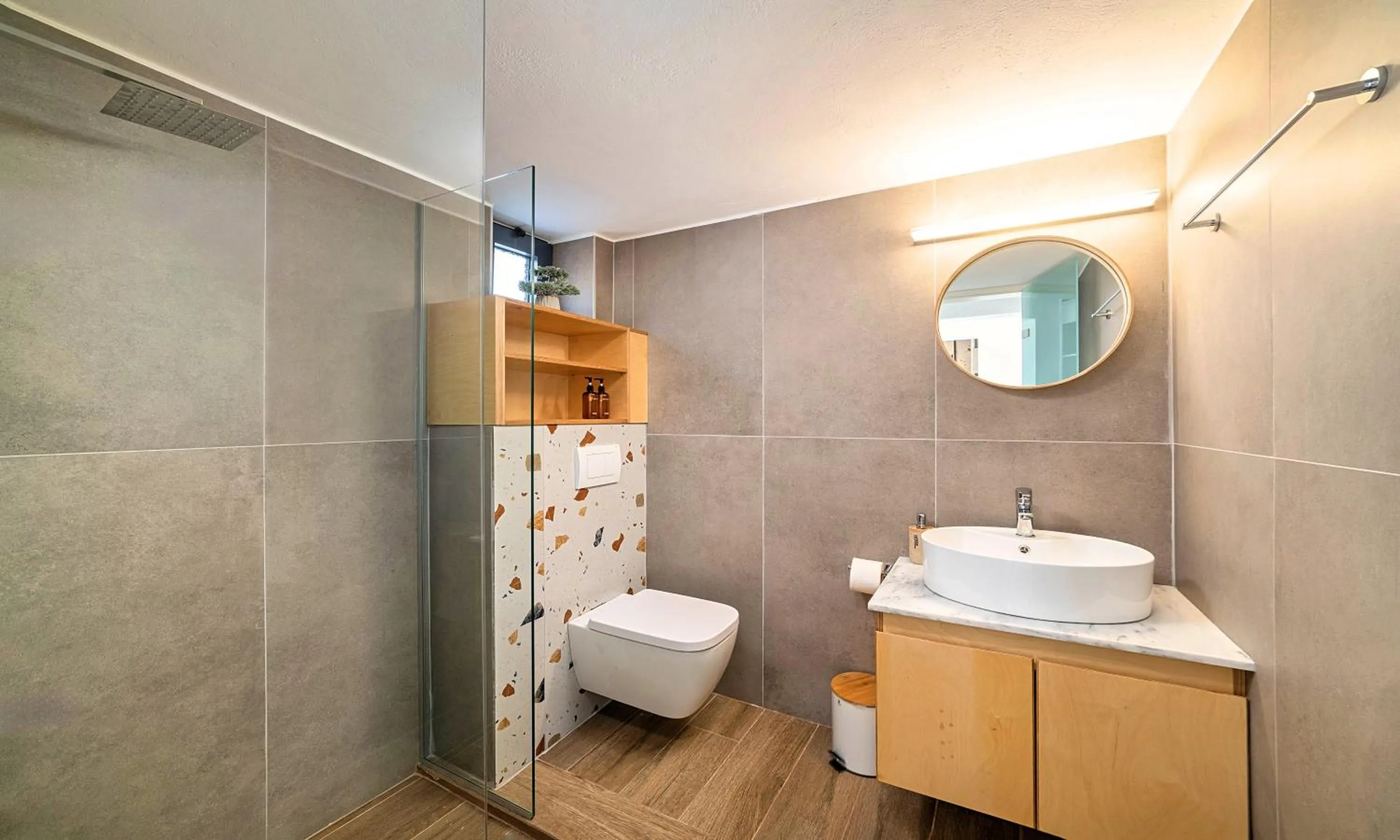 Shower in Aelia Suites