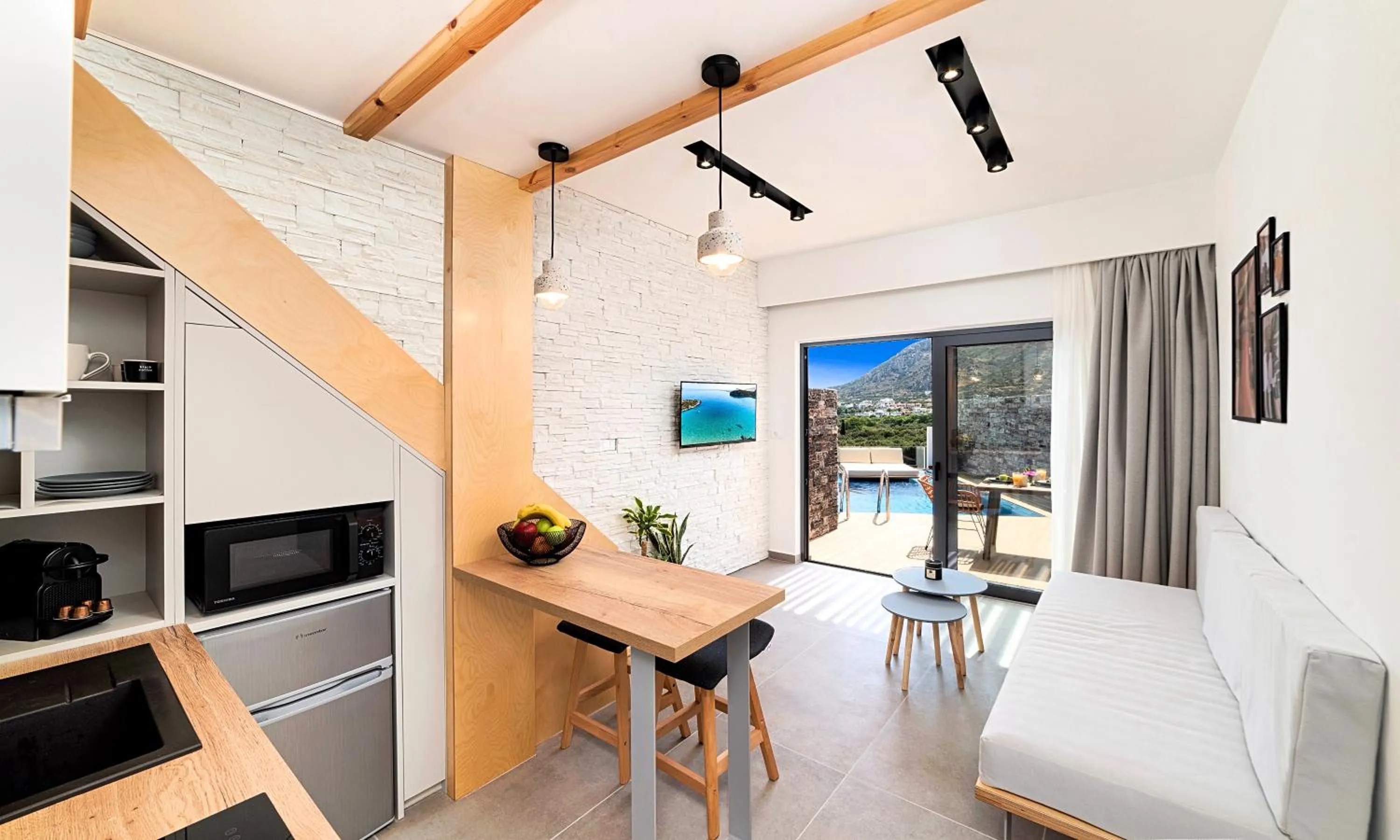 TV and multimedia in Aelia Suites