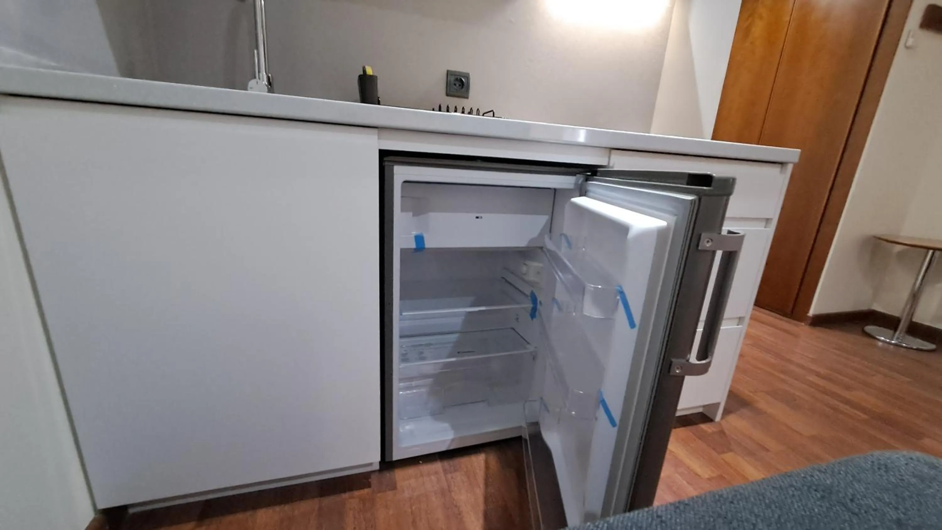 Kitchen or kitchenette in Hotel Suite Camarena