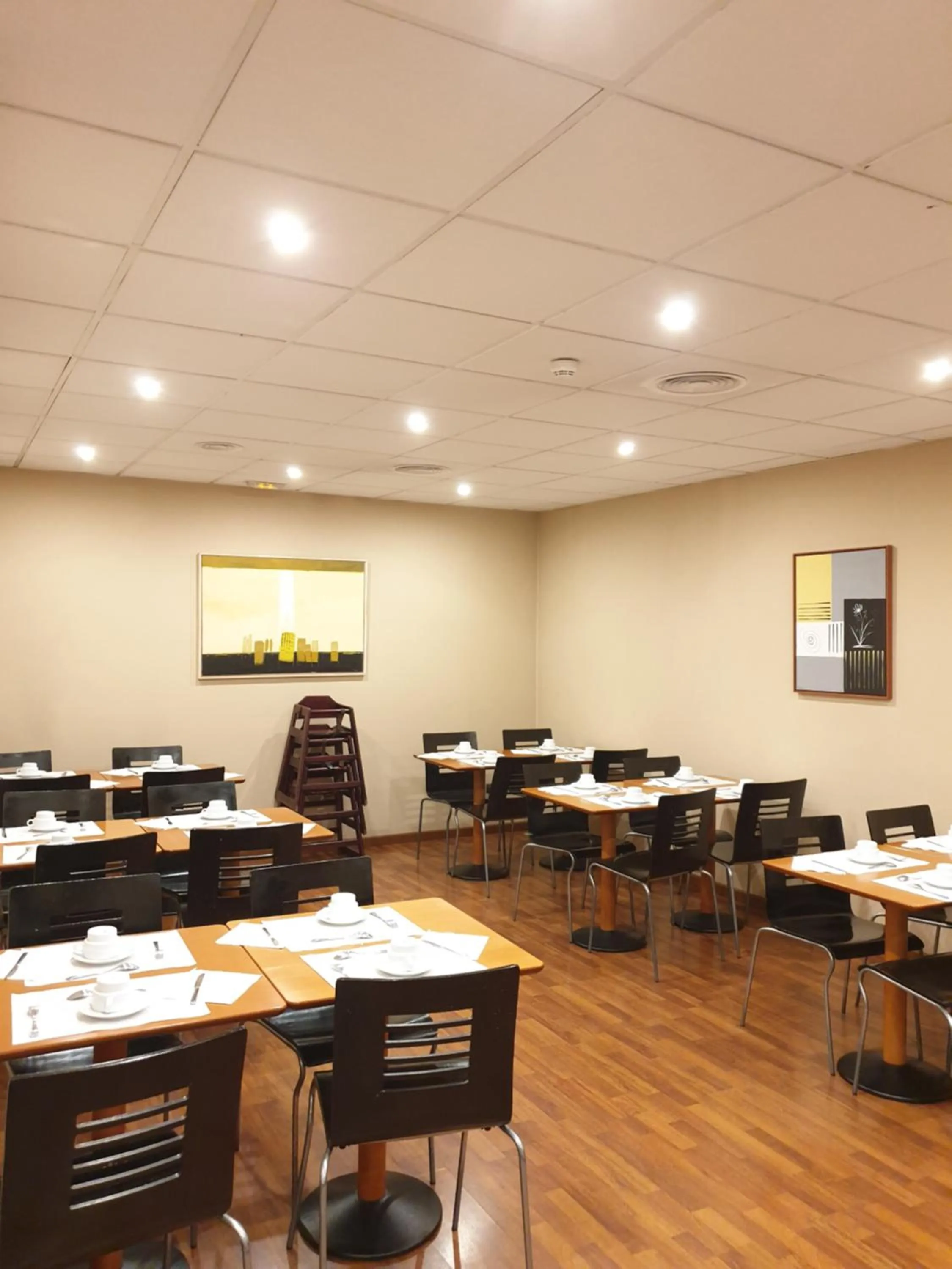 Food and drinks in Hotel Suite Camarena