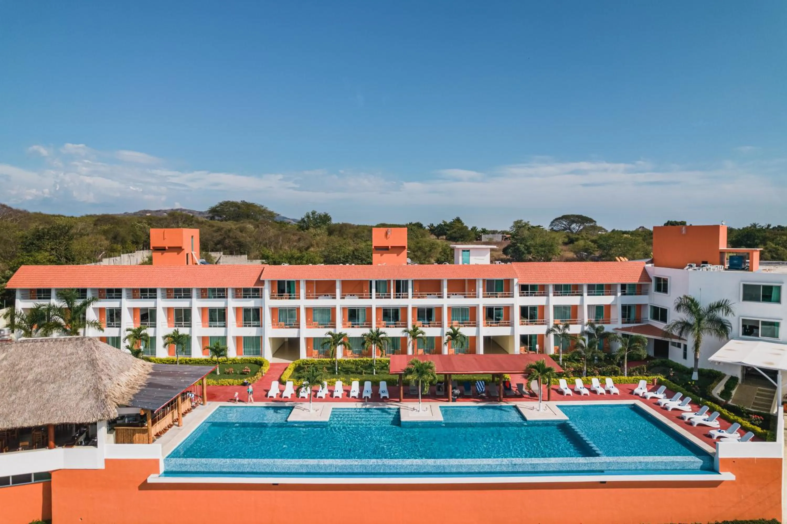 Property building in Brisa Color Esmeralda