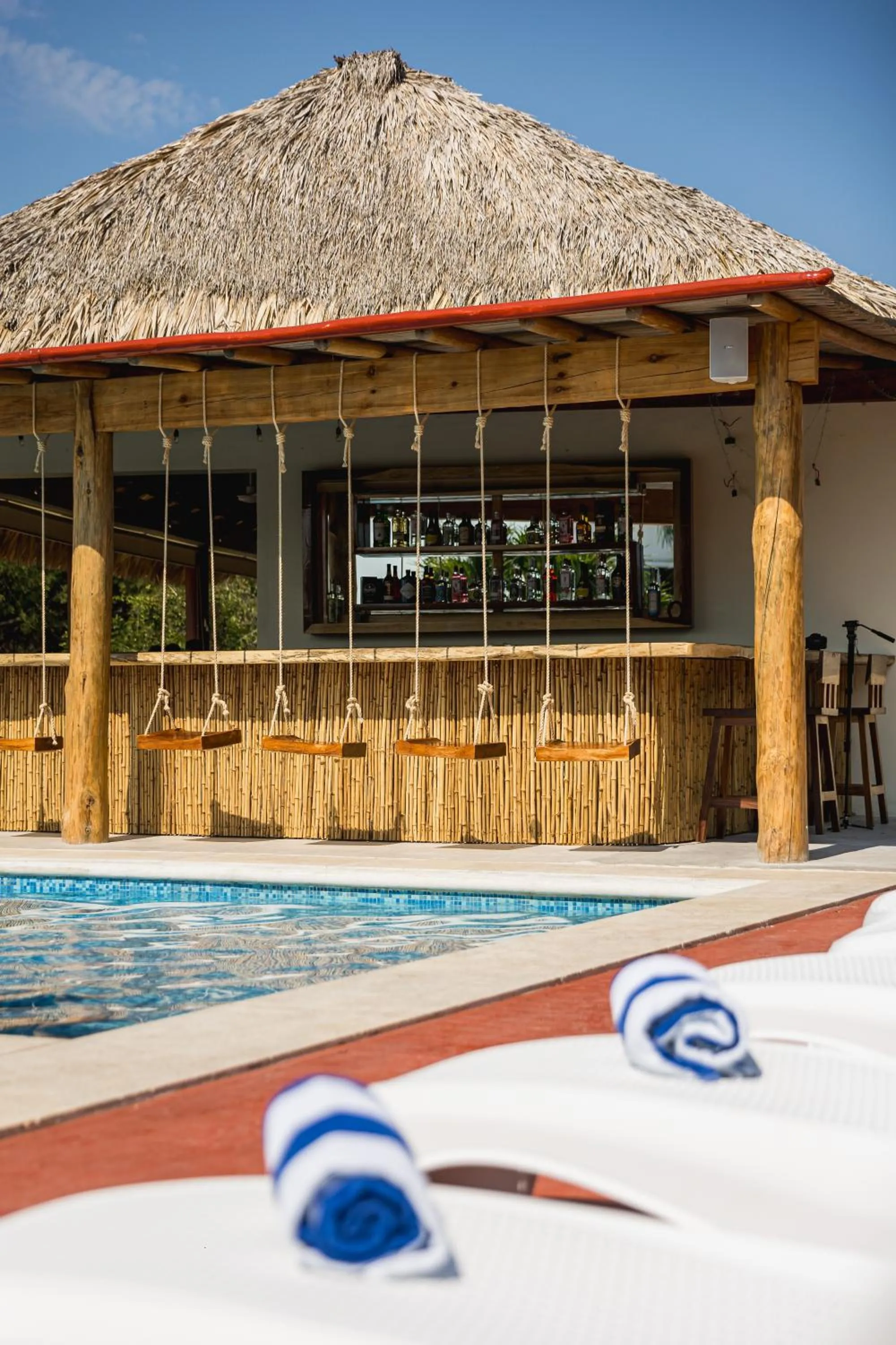 Pool view in Brisa Color Esmeralda