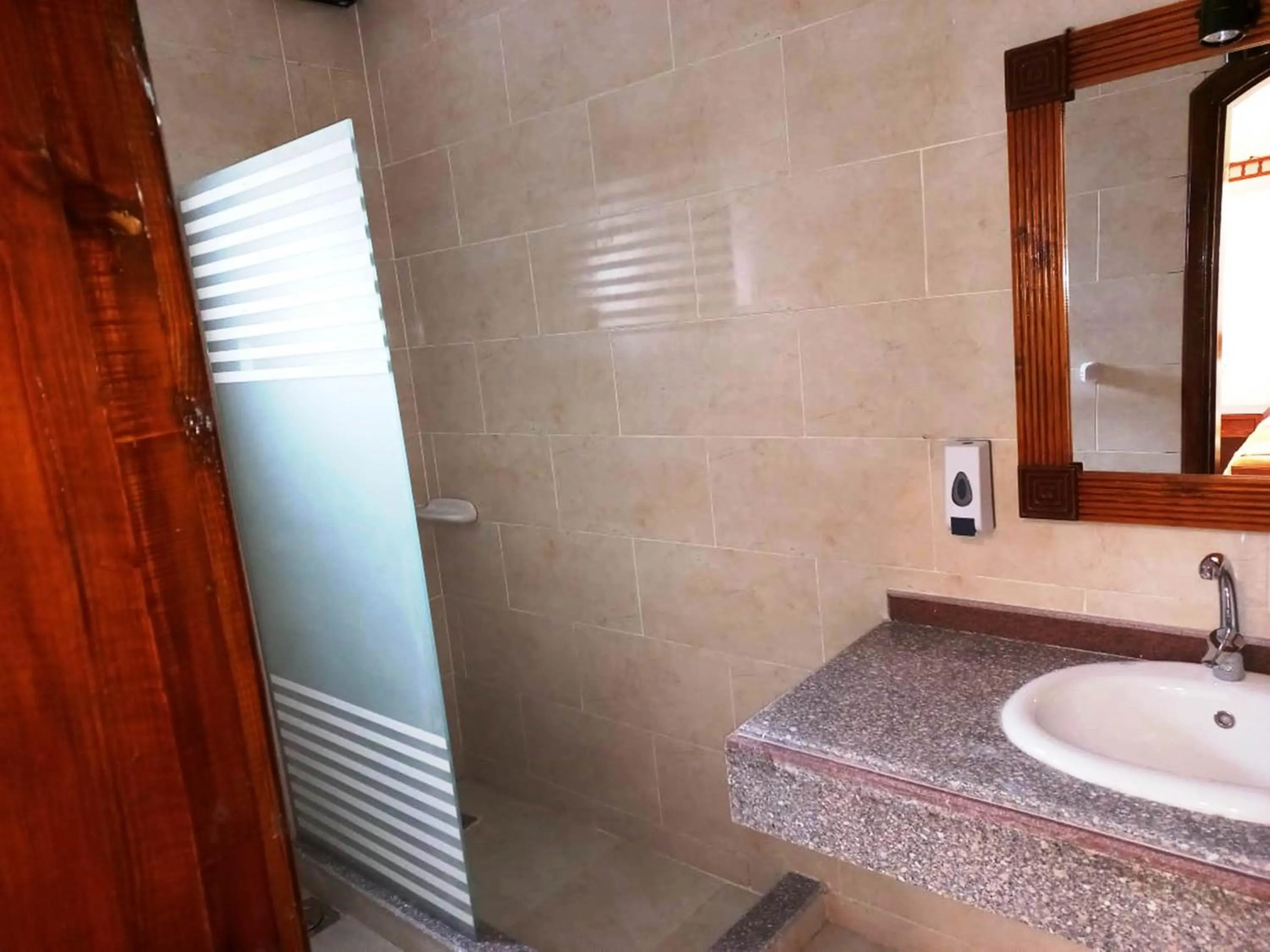 Shower in Mikhaila Guest House