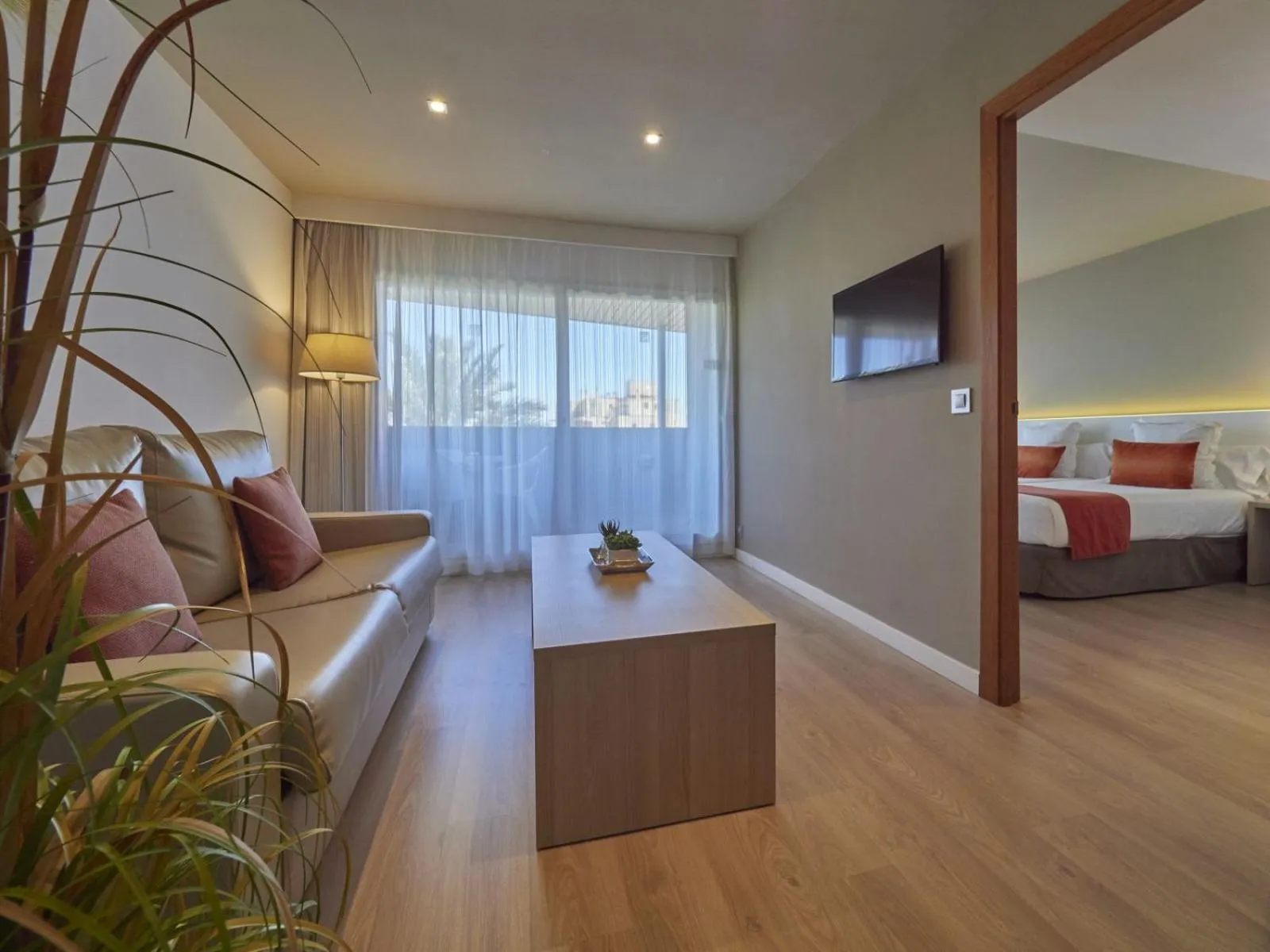 Bedroom, Bed in BQ Augusta Hotel