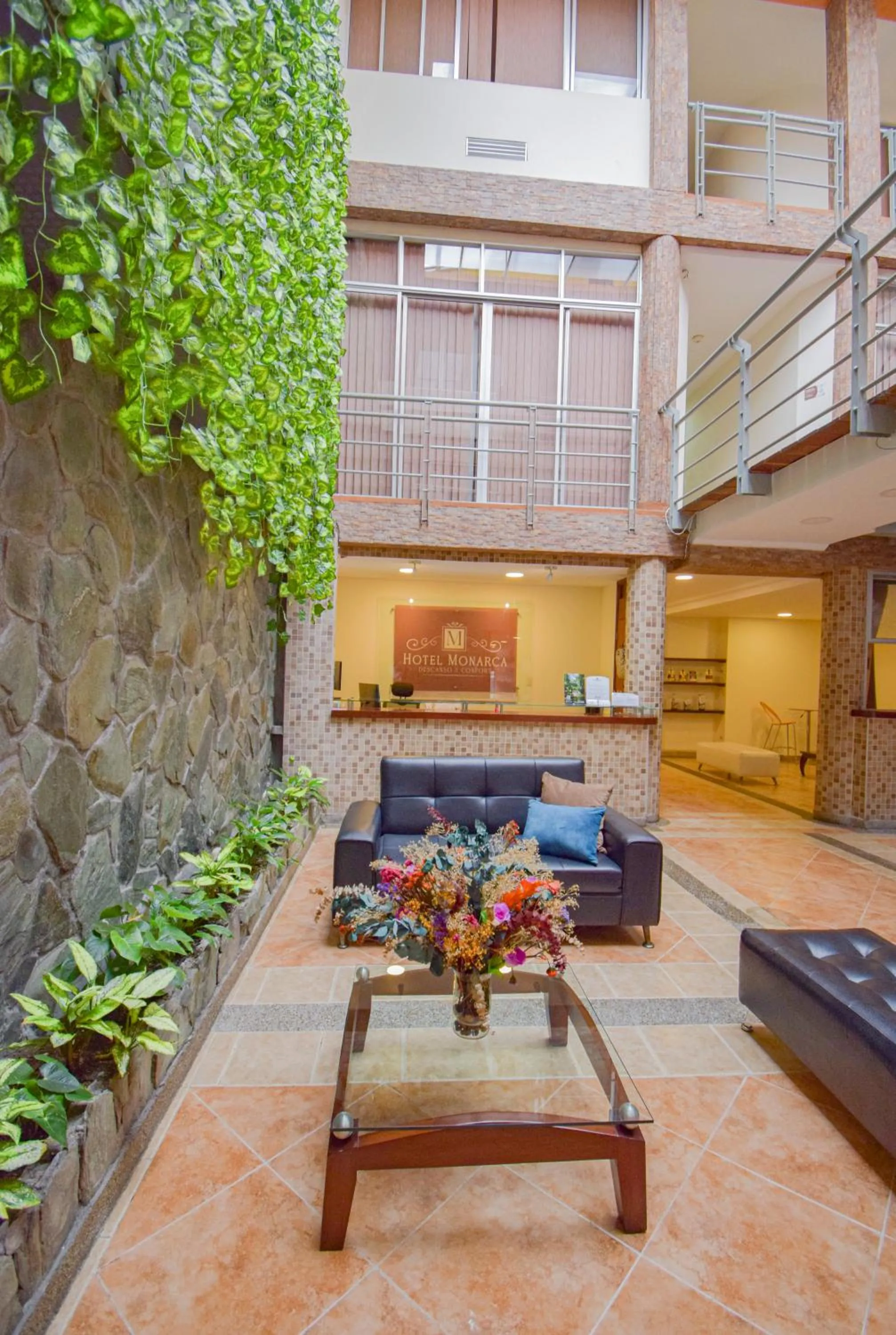 Lobby or reception in Hotel Mónaco Armenia