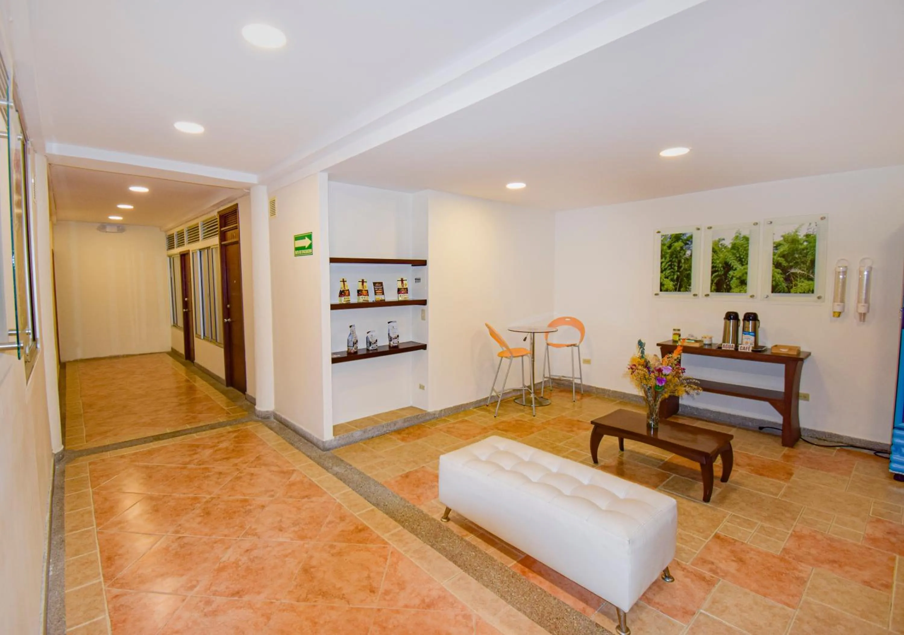 Lobby or reception in Hotel Mónaco Armenia