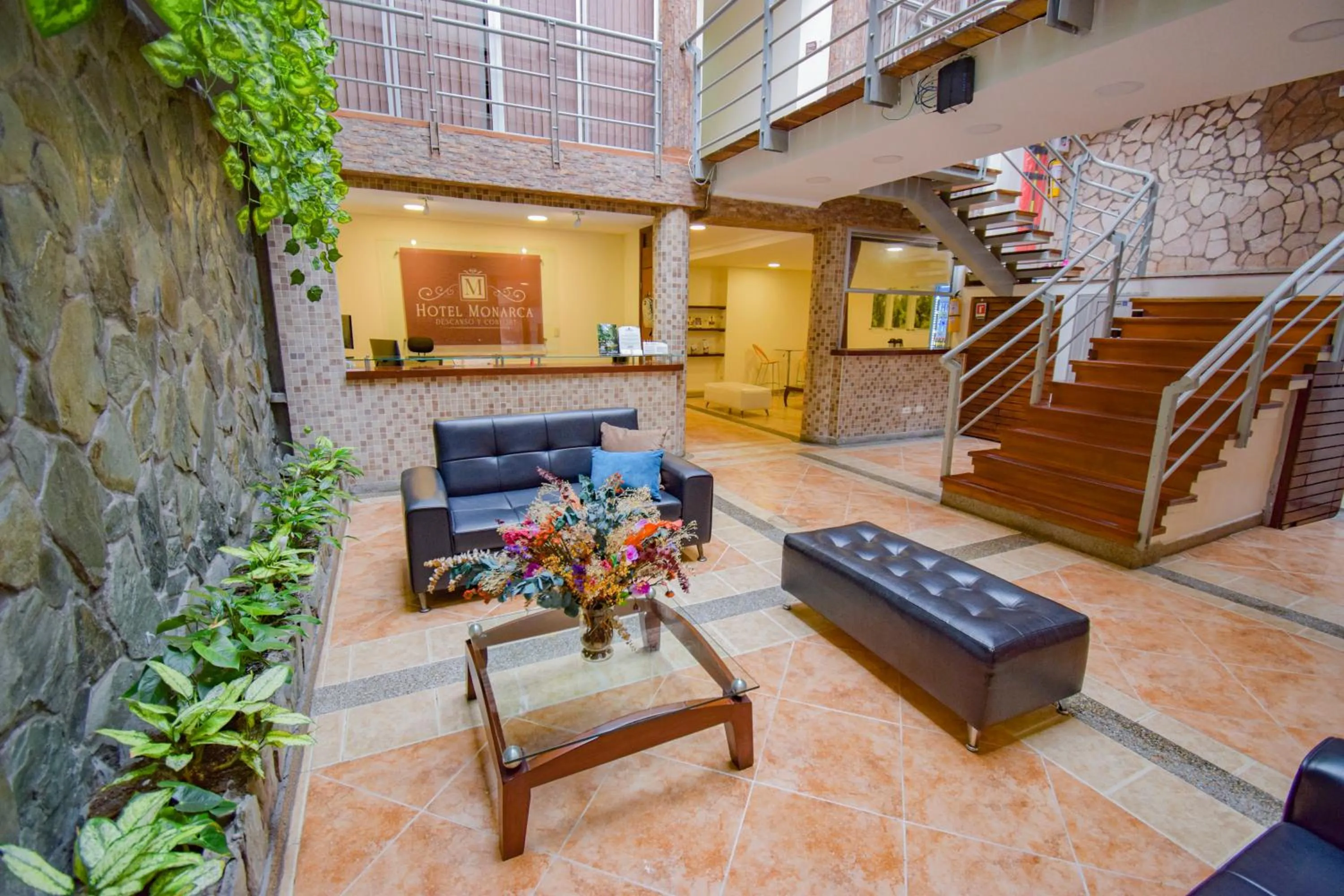 Lobby or reception in Hotel Mónaco Armenia