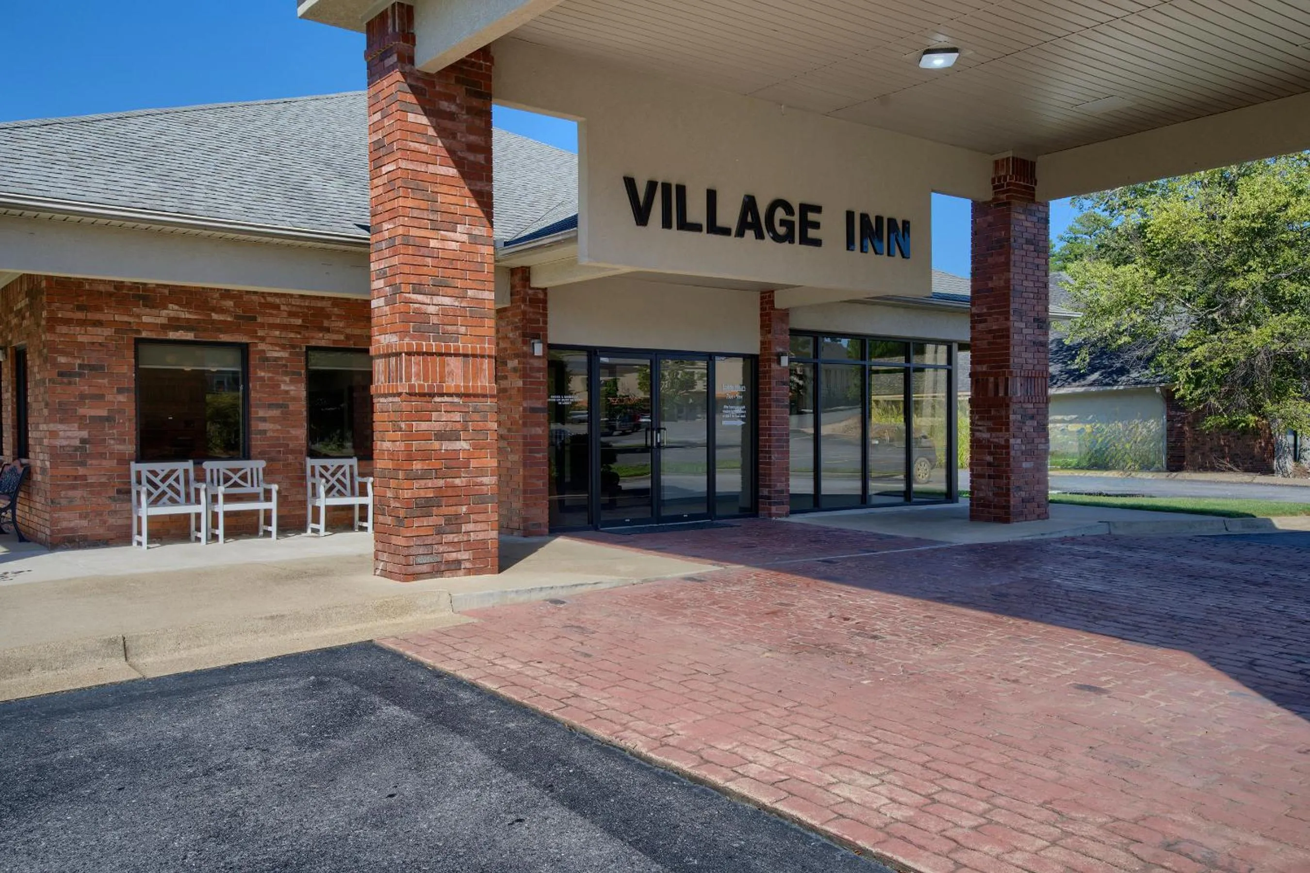Property building in Hot Springs Village Inn