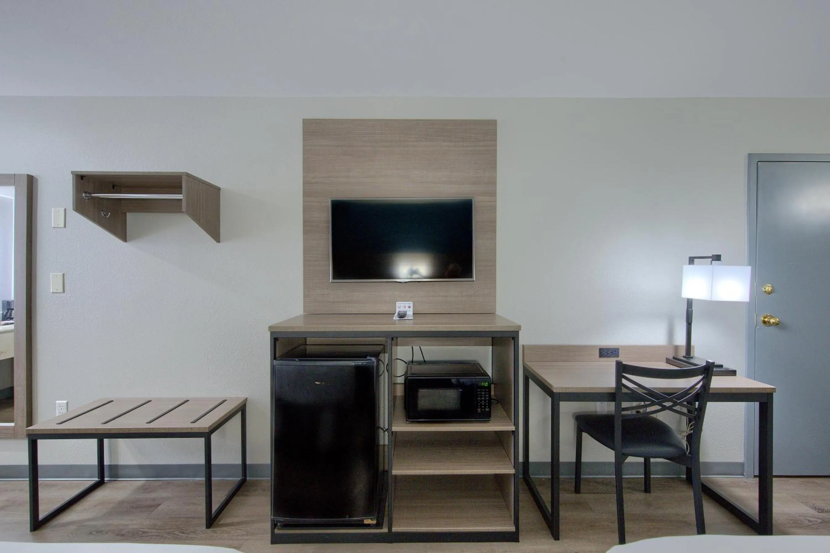 TV and multimedia in Hot Springs Village Inn