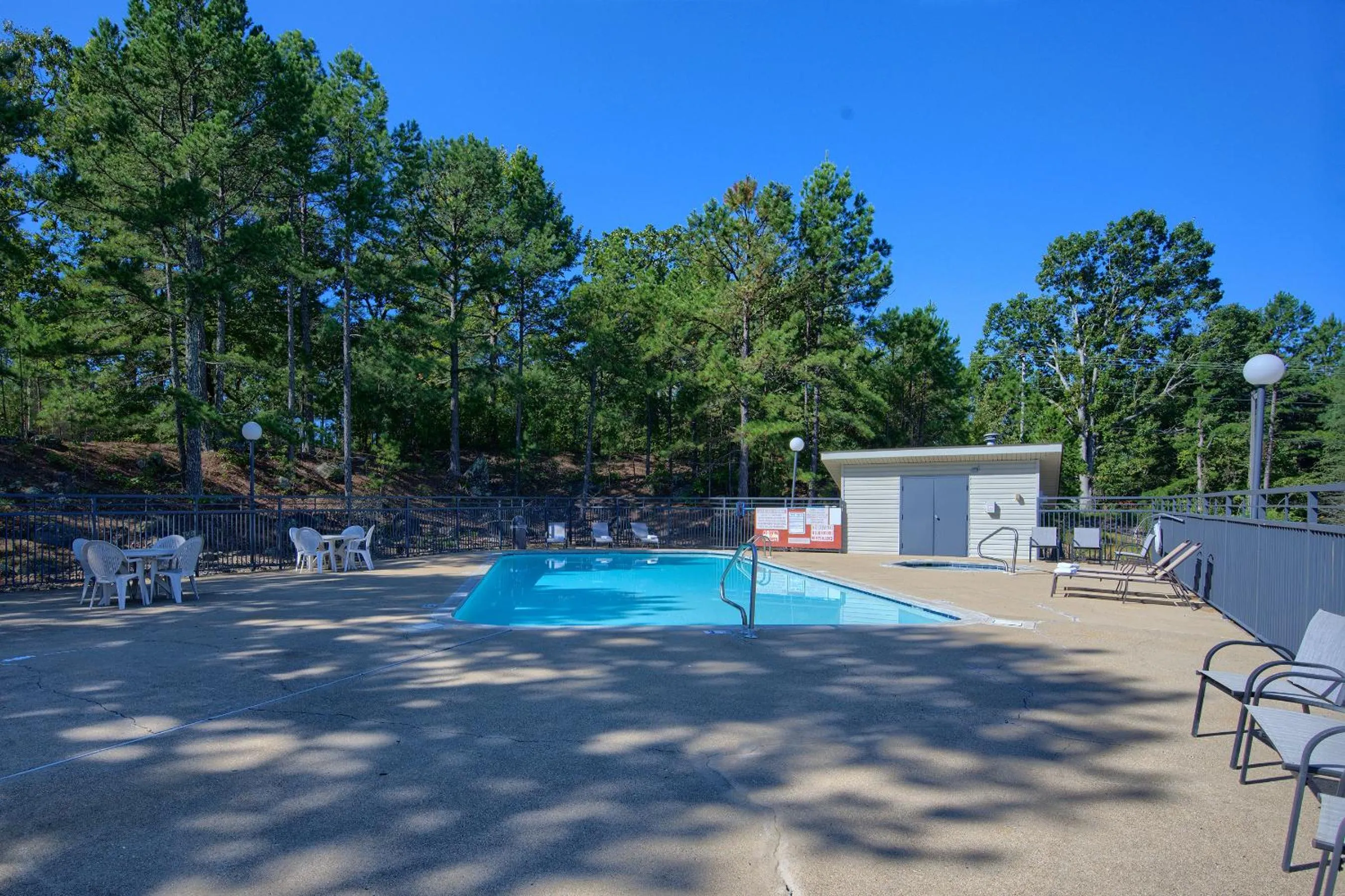 Swimming pool in Hot Springs Village Inn