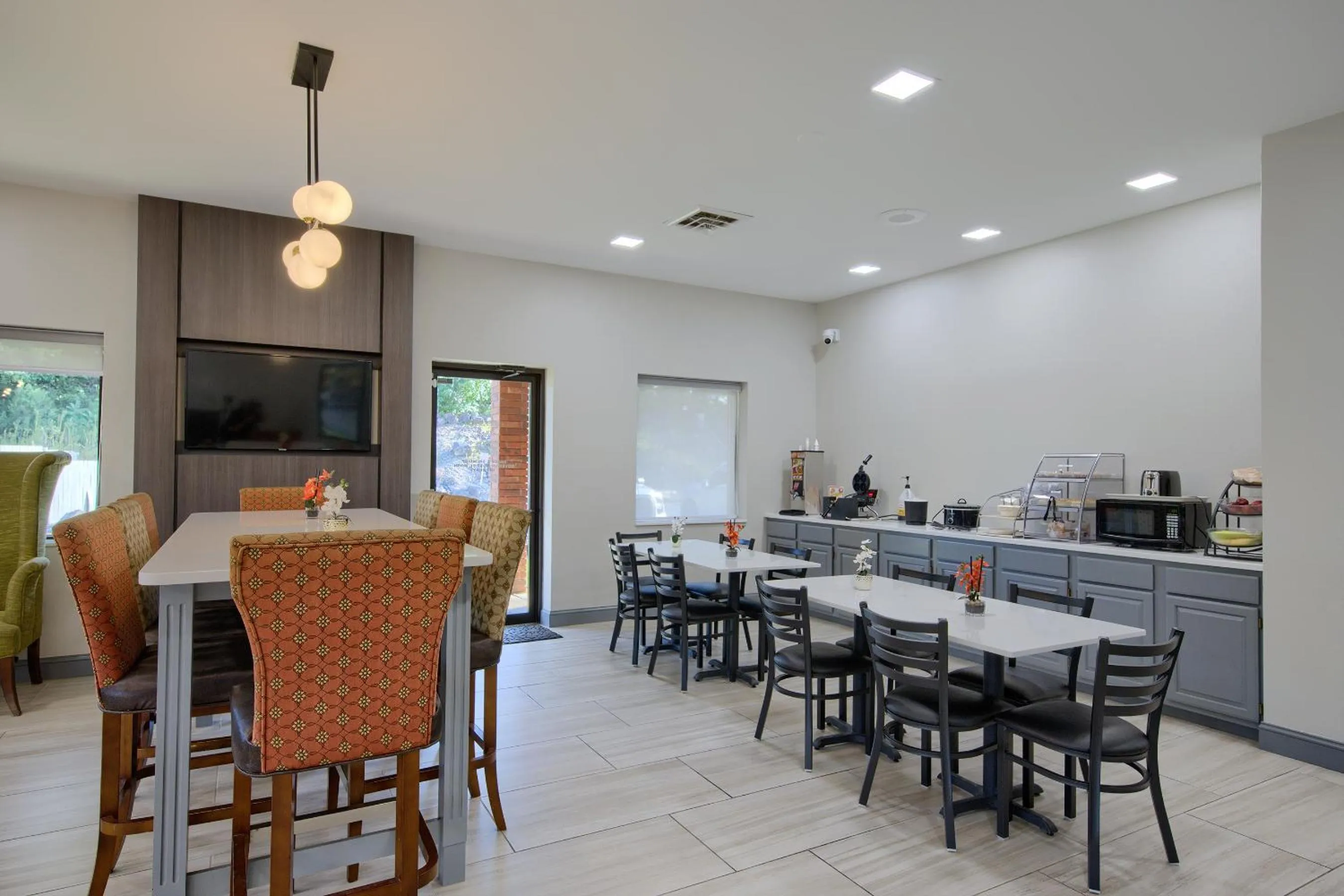 Breakfast in Hot Springs Village Inn