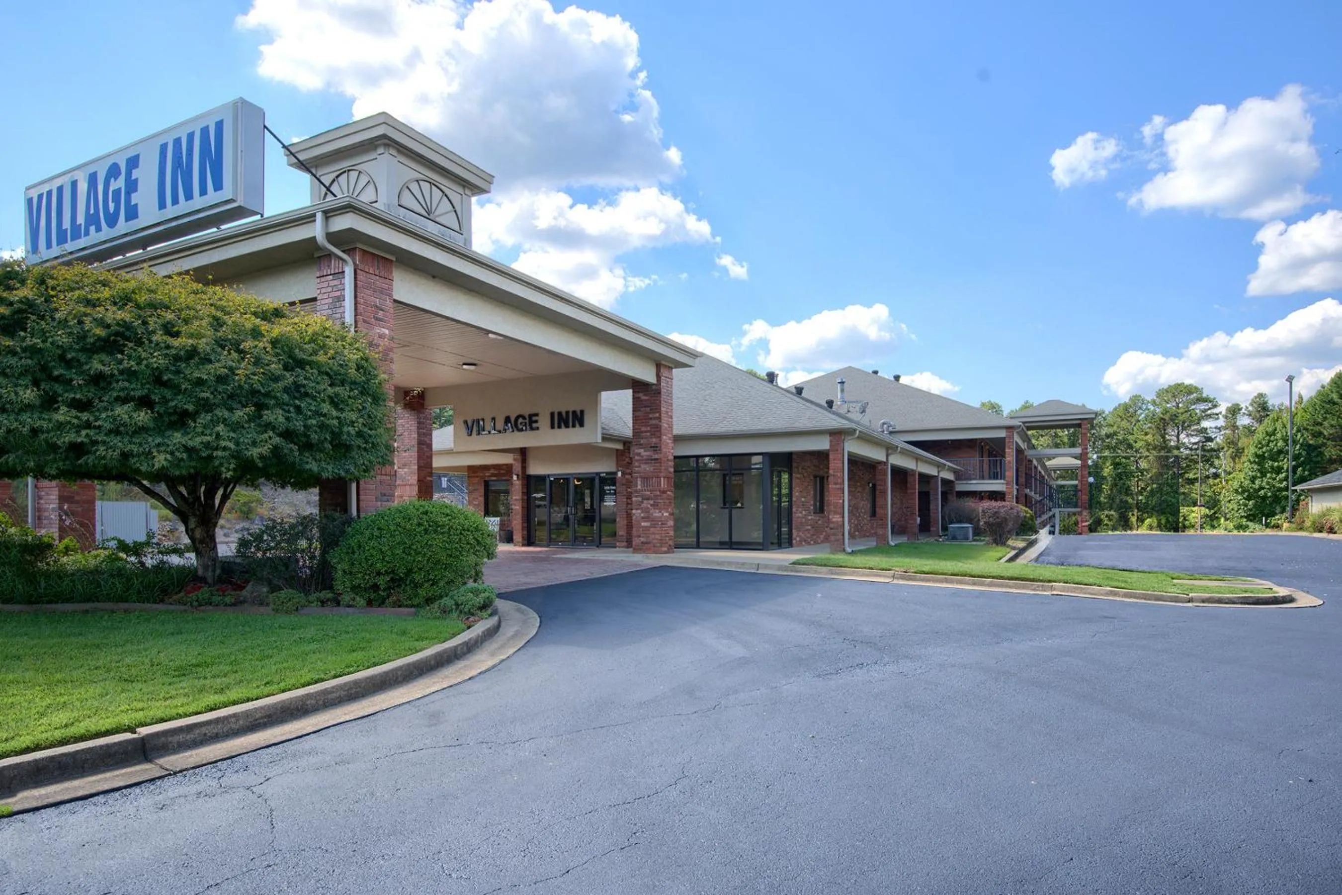 Property building in Hot Springs Village Inn