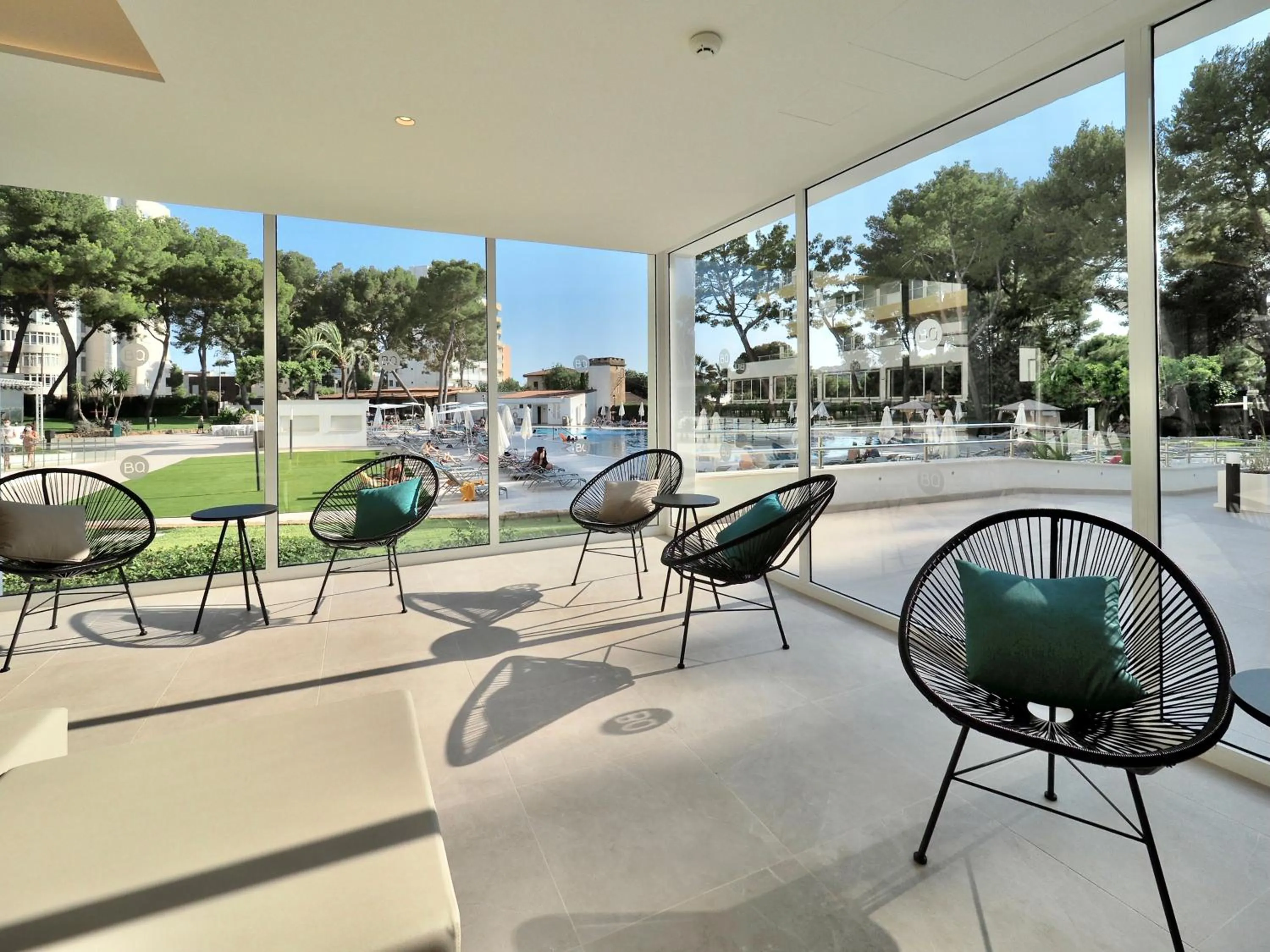 Seating area in BQ Belvedere Hotel