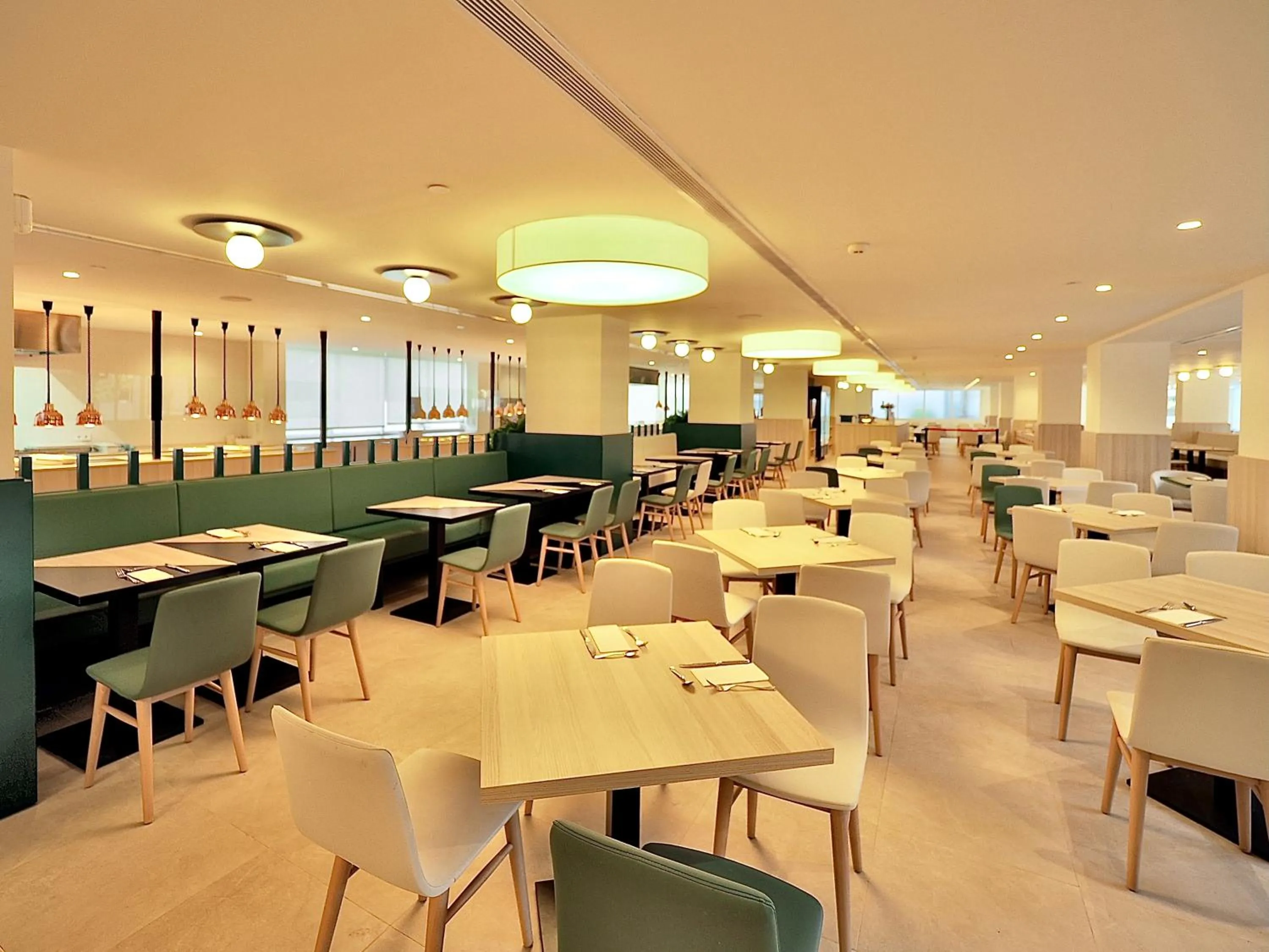 Restaurant/places to eat in BQ Belvedere Hotel