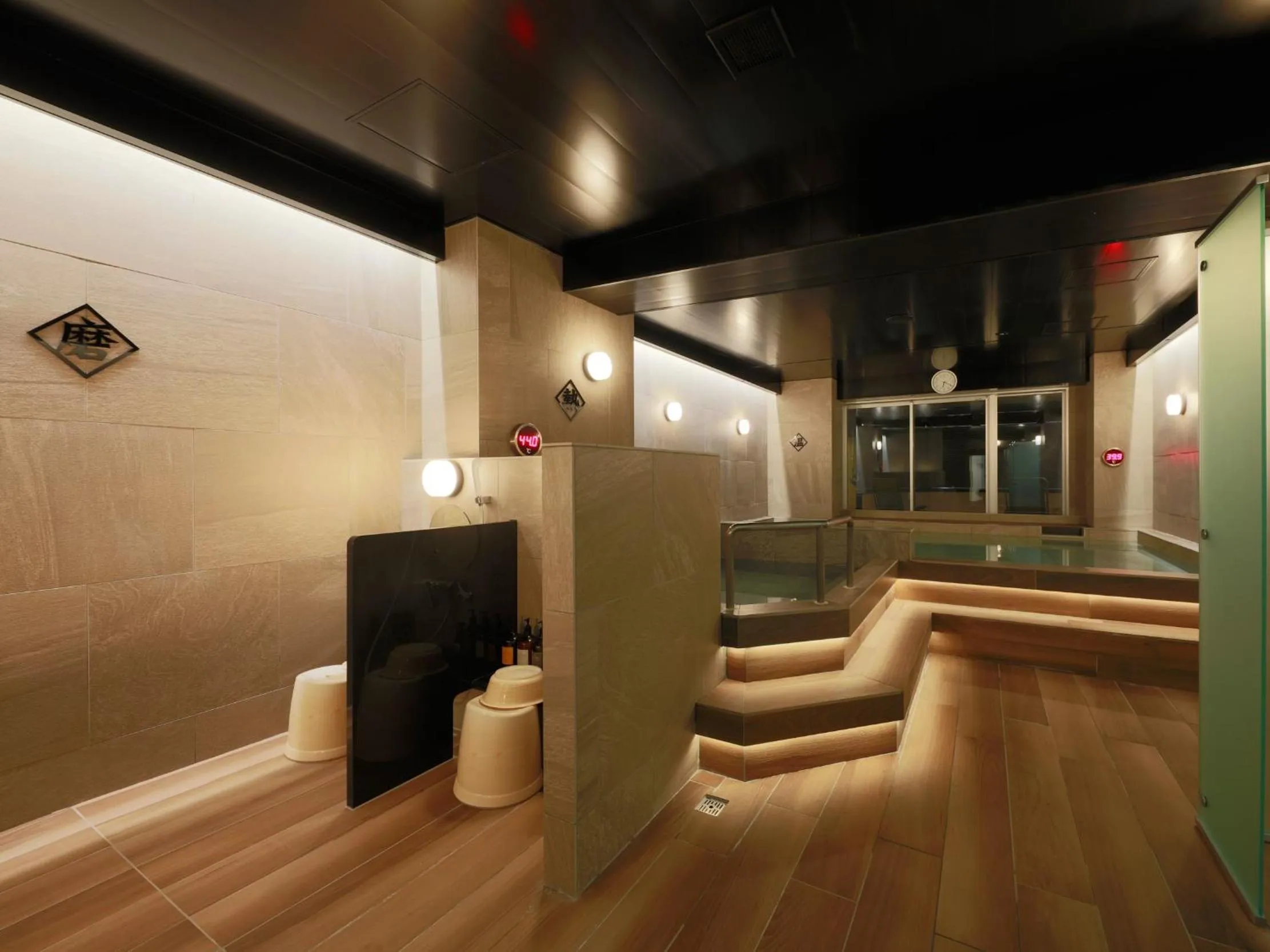 Public Bath in Rembrandt Cabin & Spa Shimbashi - Caters to Men