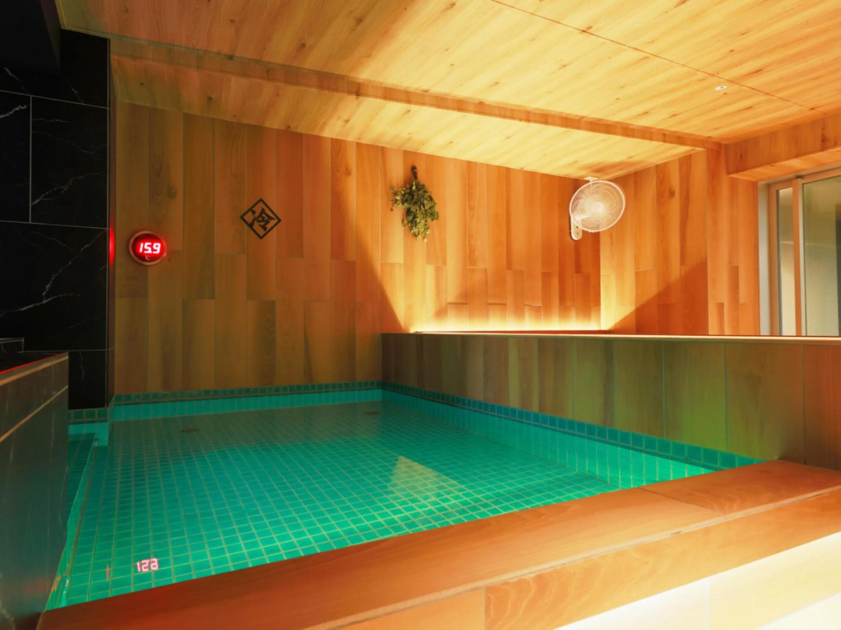 Sauna in Rembrandt Cabin & Spa Shimbashi - Caters to Men