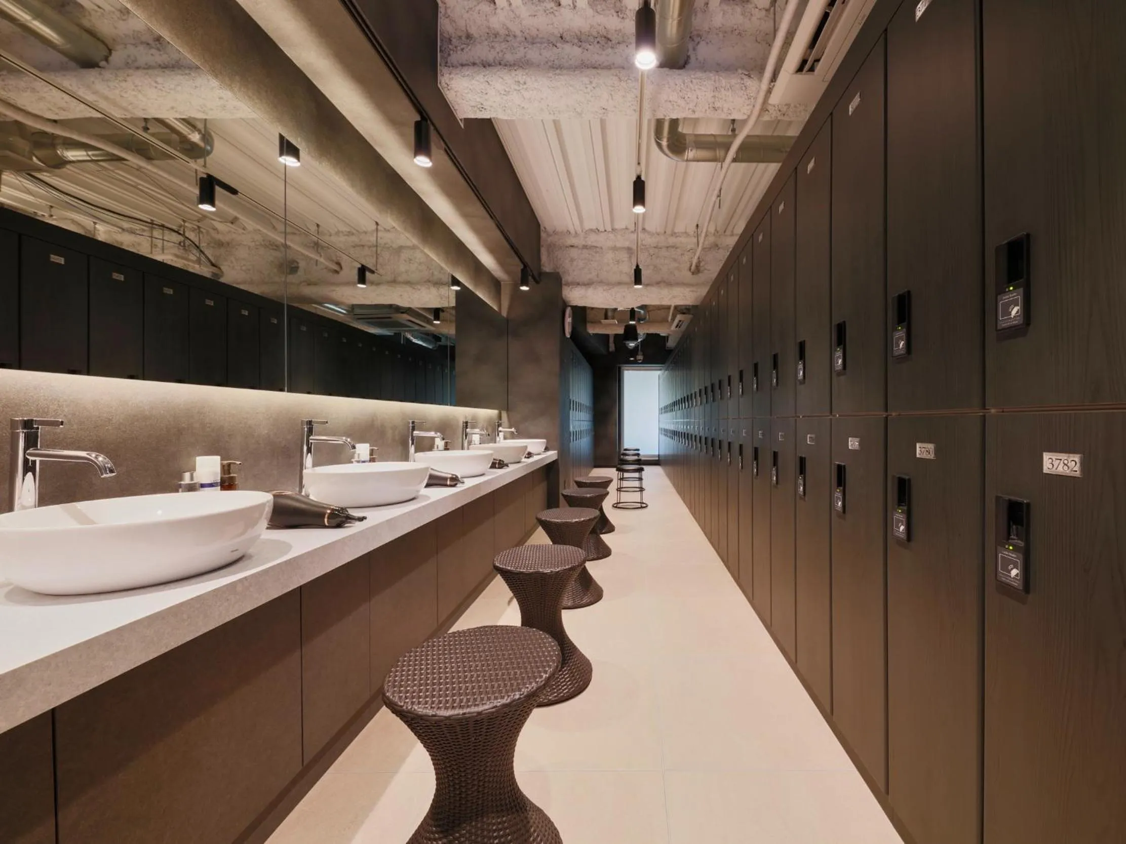 locker in Rembrandt Cabin & Spa Shimbashi - Caters to Men