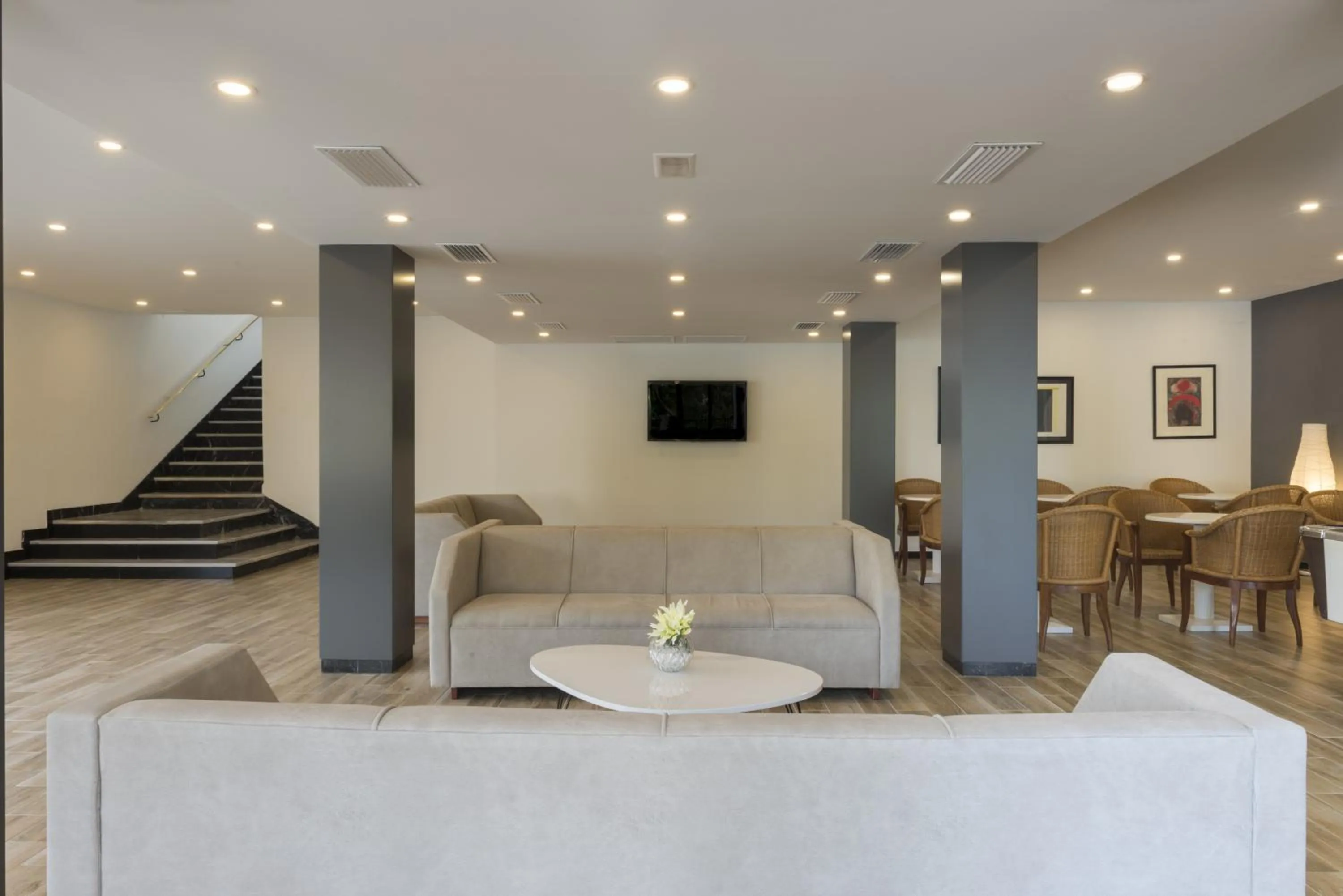 Communal lounge/ TV room in Hotel Amazonas