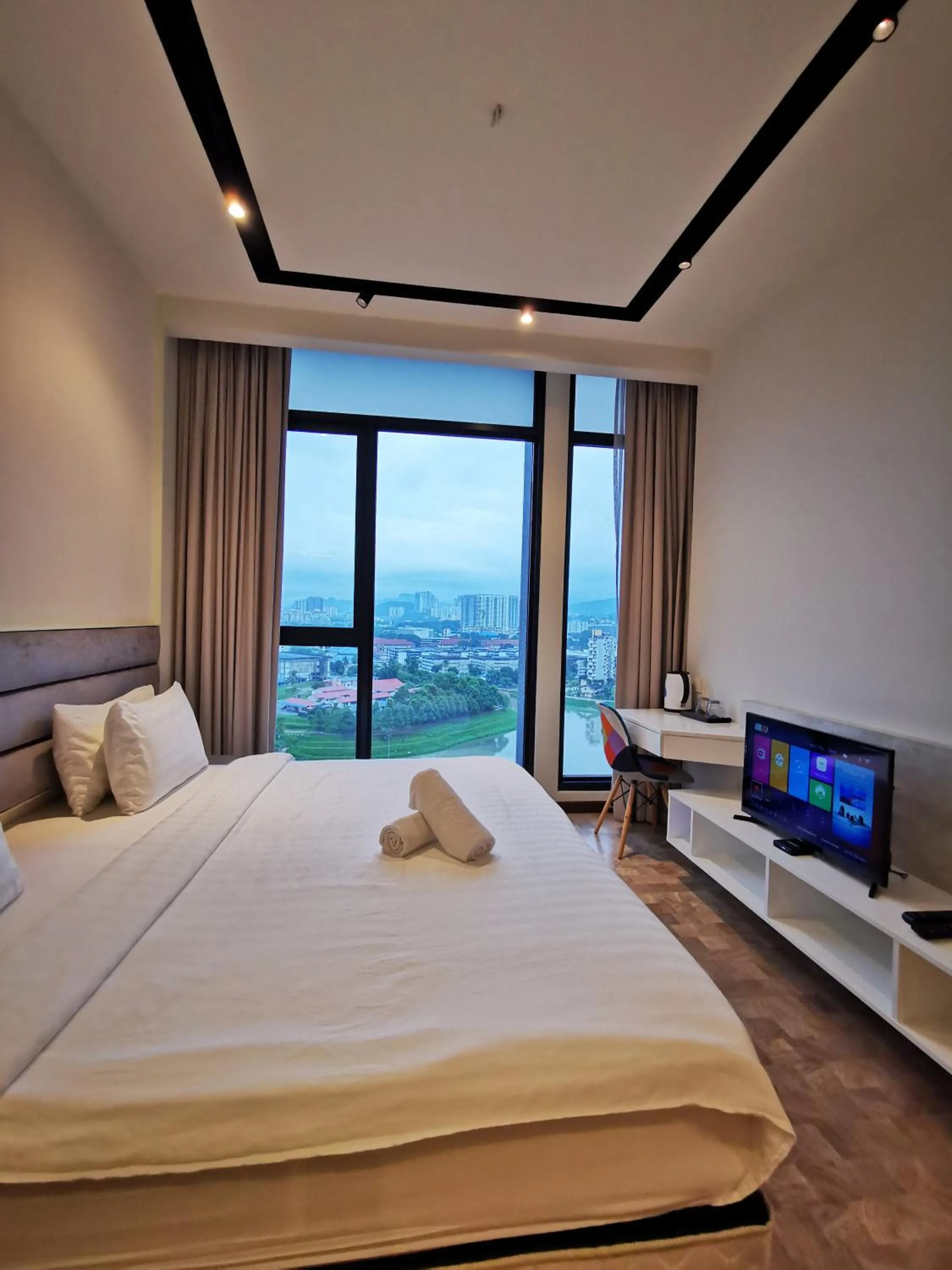 Studio with Pool View in Expressionz Professional Suites by AURORA SUMMER SUITES