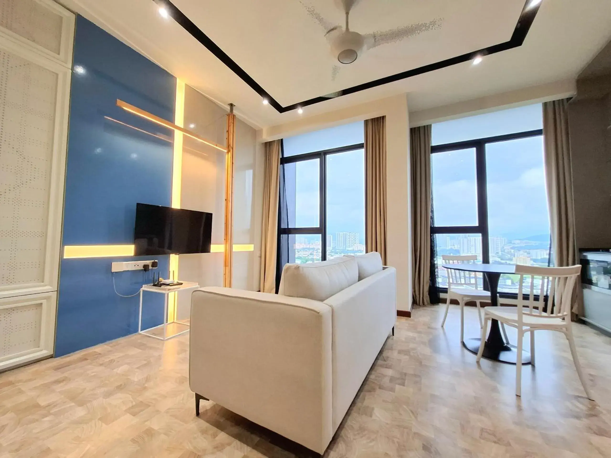 Deluxe King Suite in Expressionz Professional Suites by AURORA SUMMER SUITES Deluxe King Suite in Expressionz Professional Suites by AURORA SUMMER SUITES