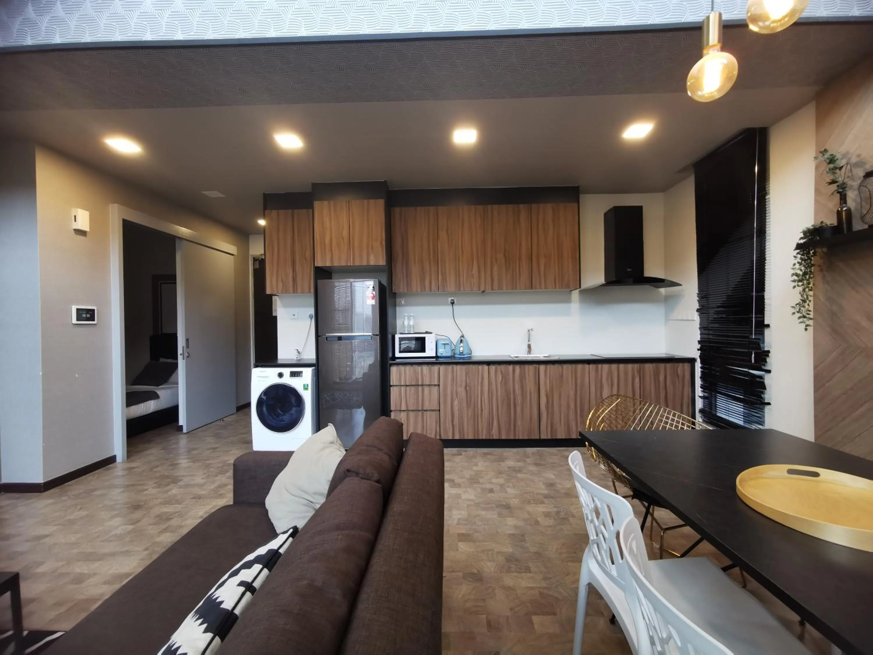 Expressionz Professional Suites by AURORA SUMMER SUITES